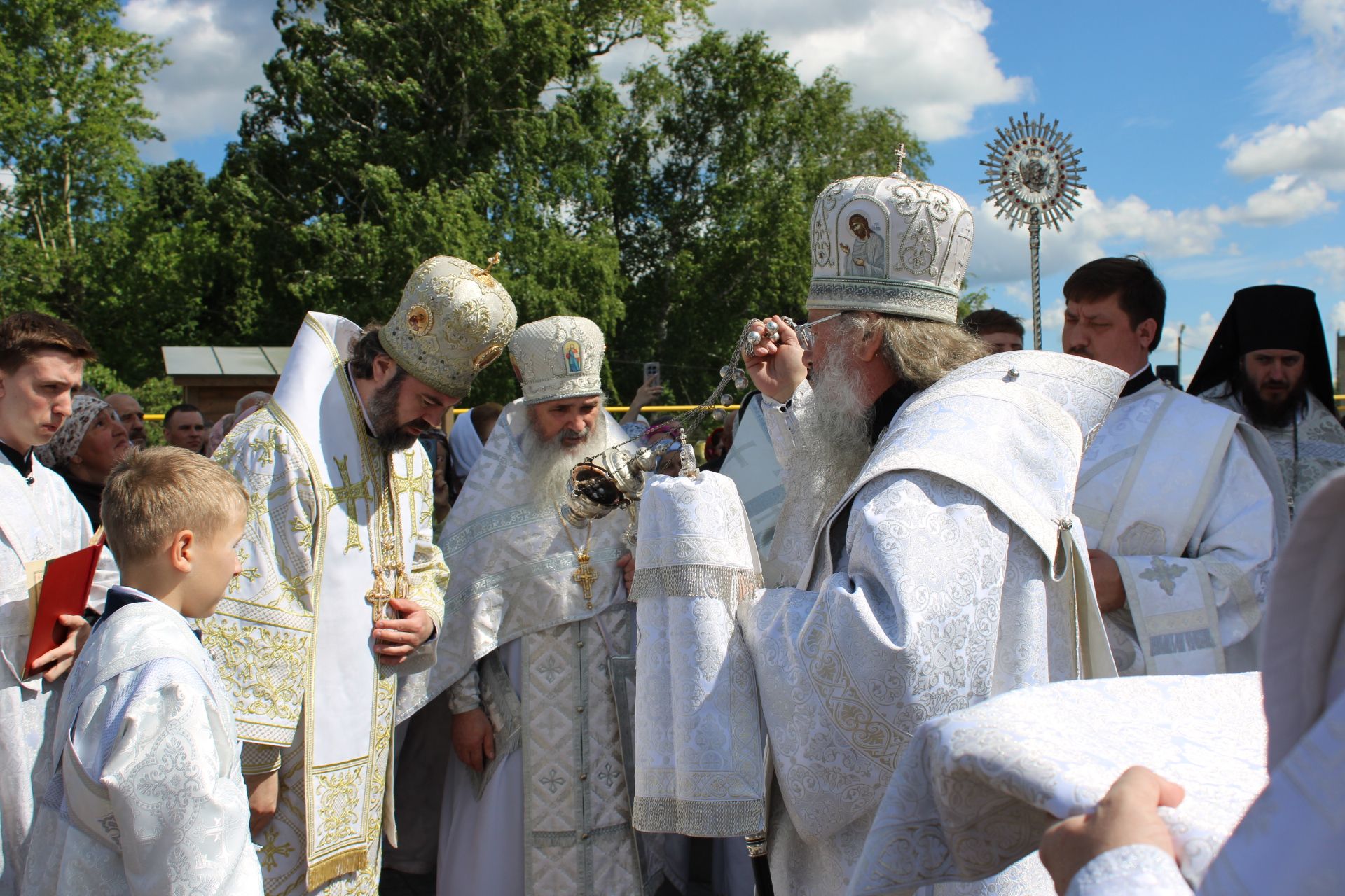 Югары Багражда реставрациядән соң  Изге Троица чиркәве ачылды