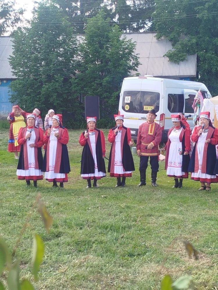 Туңылҗада Тройсынны бәйрәм иттеләр