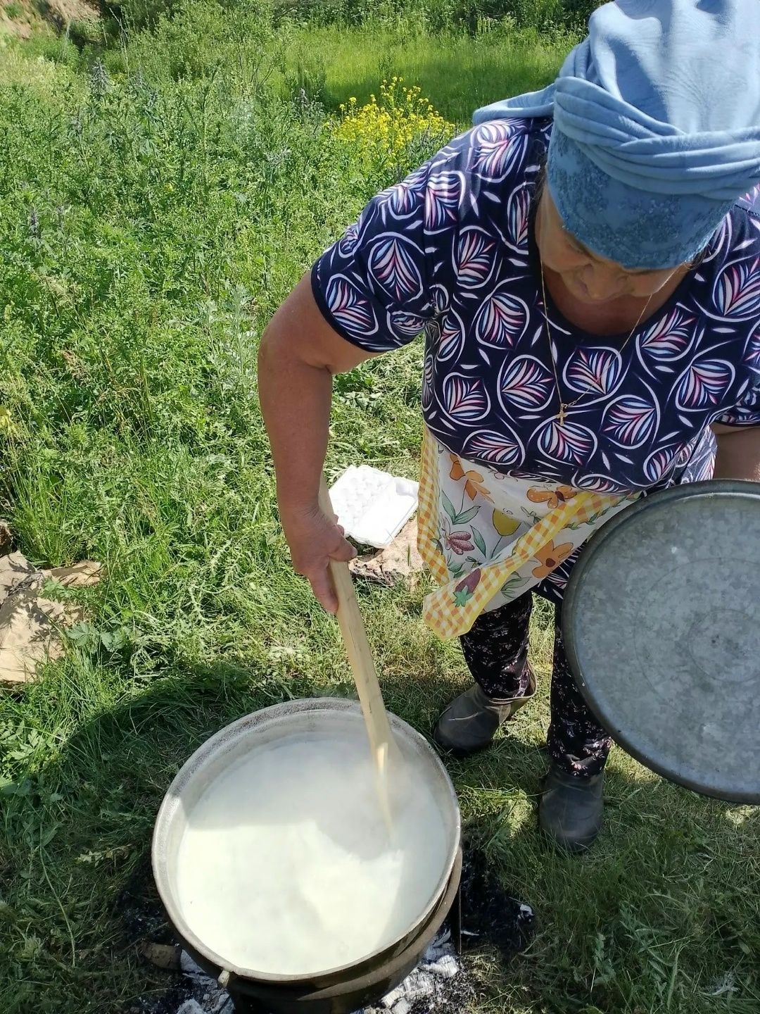 Сәвәләйдә бөтен авыл сыйланырлык  ботка пешергәннәр