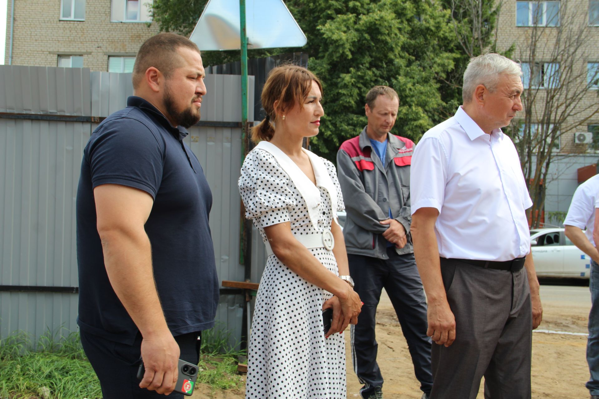 Зәйдә җитәкчеләр күләмле төзелеш эшләре алып барылучы объектларны карады