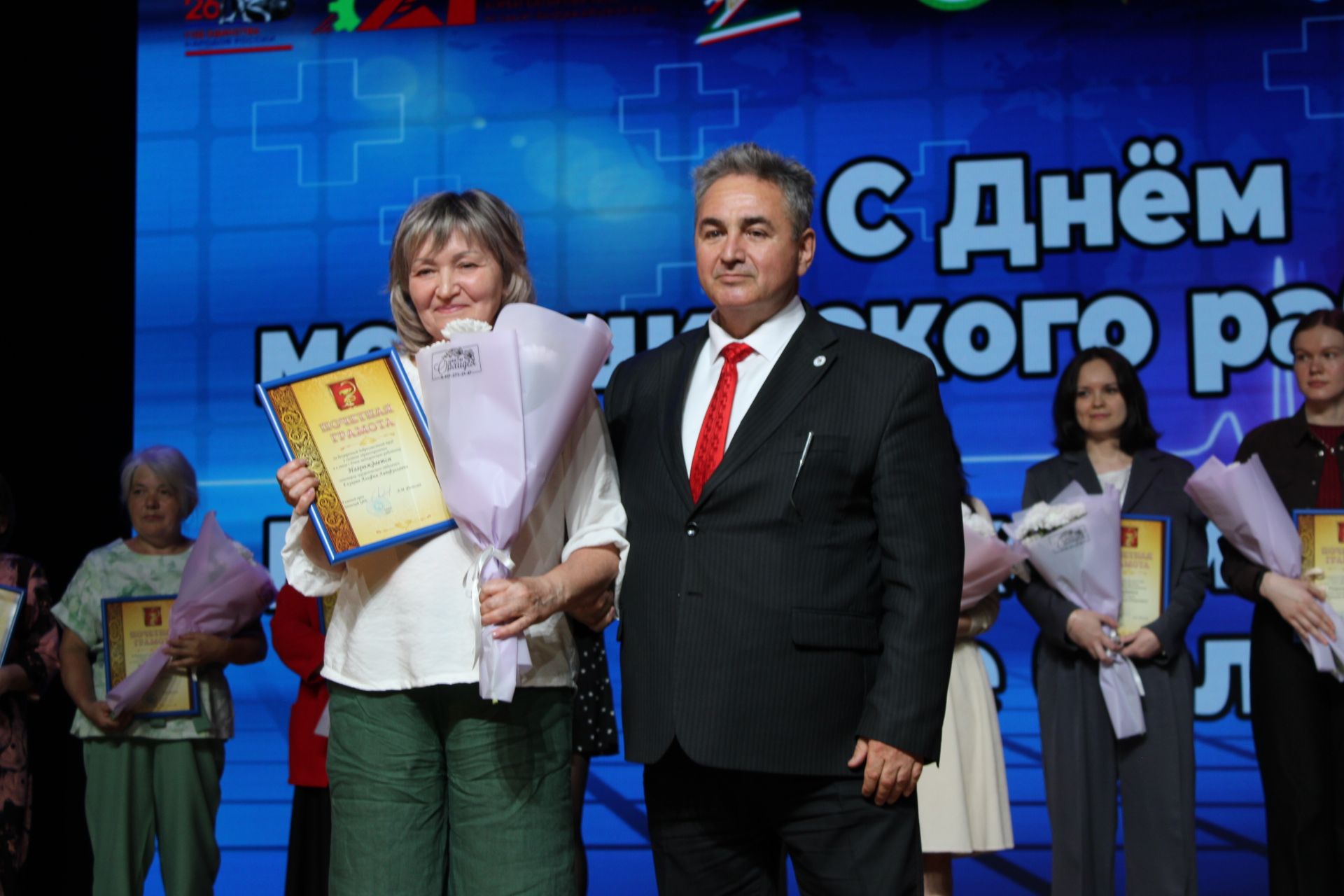 Зәйдә медицина хезмәткәрләрен бүләкләү тантанасы