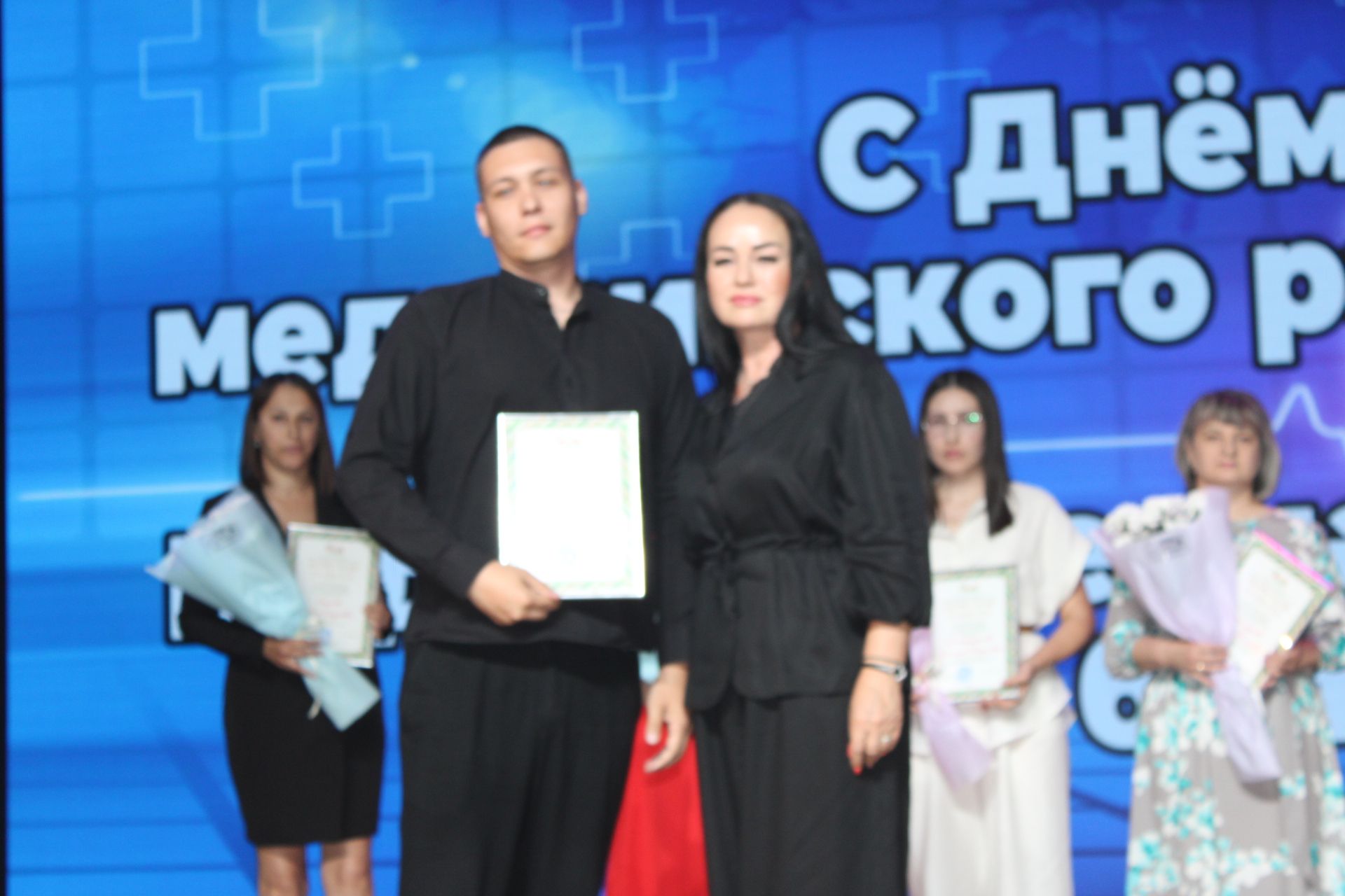 Зәйдә медицина хезмәткәрләрен бүләкләү тантанасы