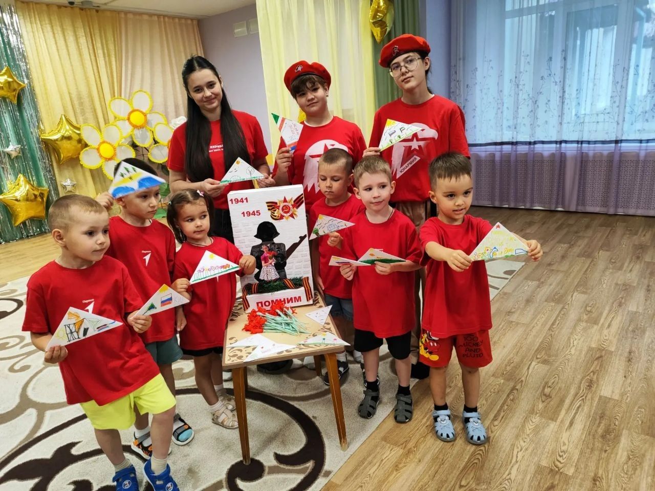 Детские письма из Заинска с теплом и рисунками улетают на передовую