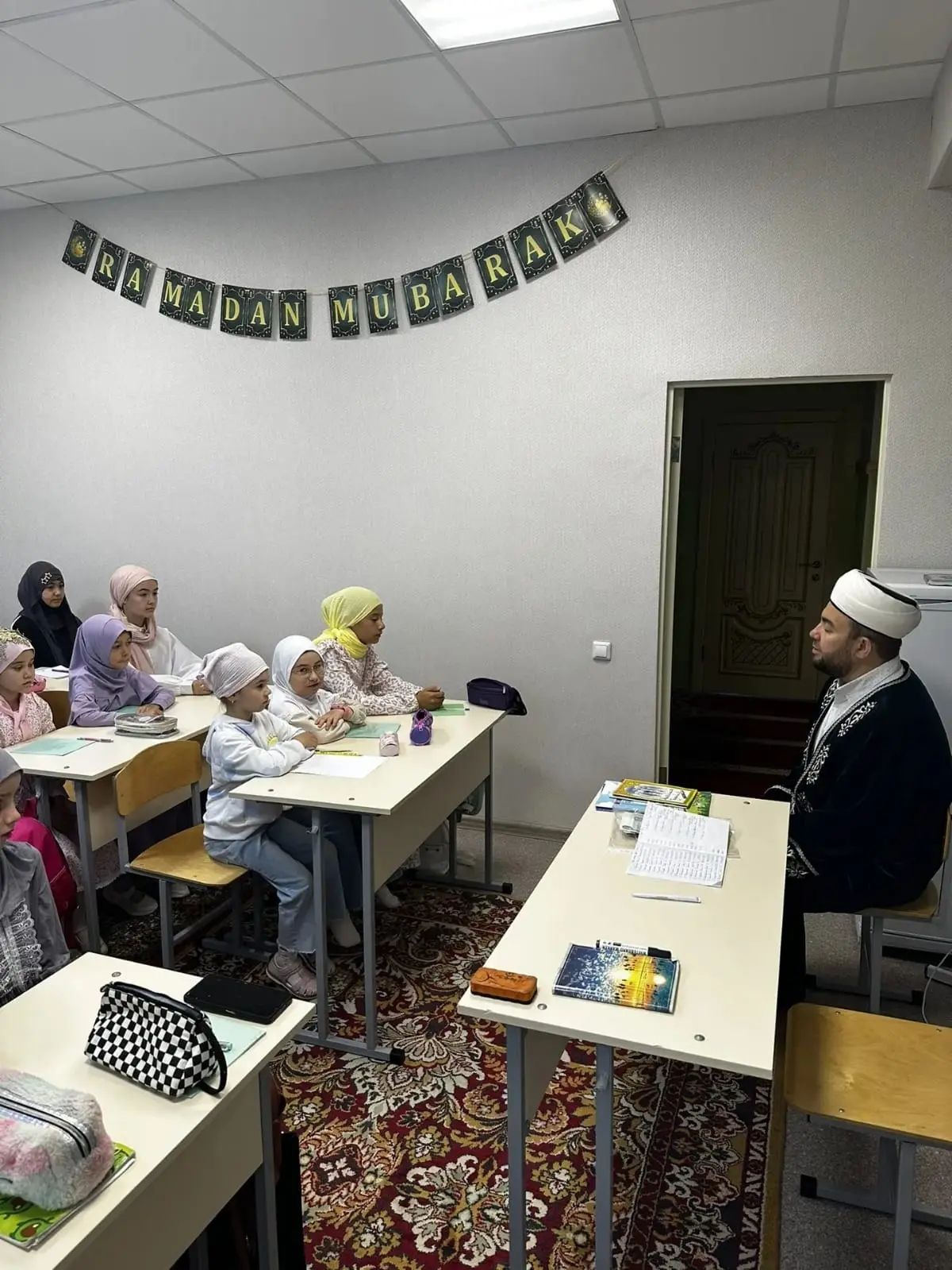 Зәйдә 30 кыз бала үзәк мәчет каршындагы курсларда укый башлады