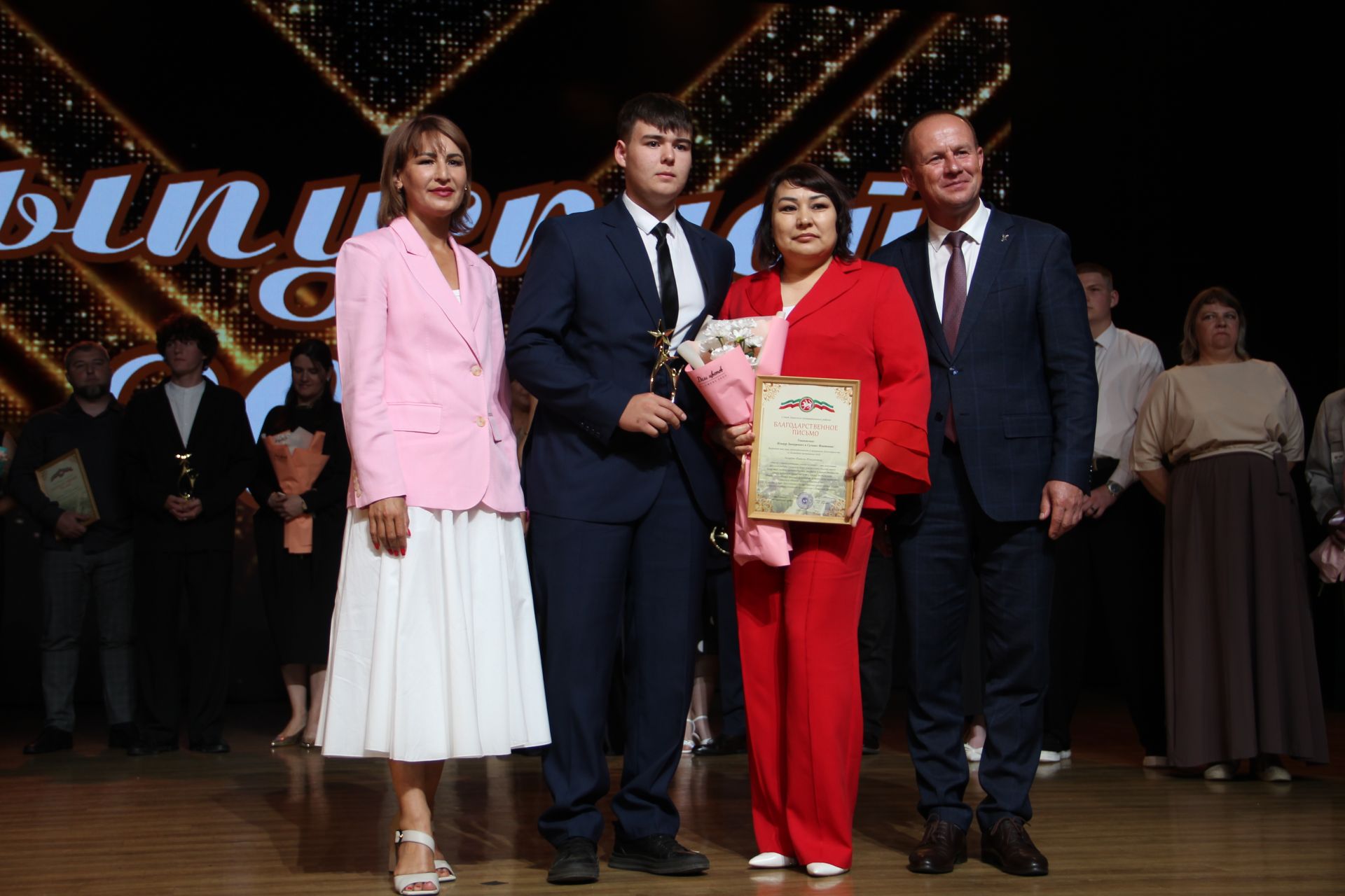 Зәйдә узган чыгарылыш кичәсе балыннан күркәм мизгелләр