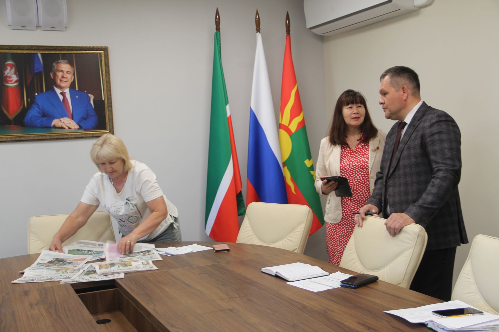 Зәйдә җитәкчеләр махсус хәрби операциядәгеләр гаиләләрен газеталарга яздырды