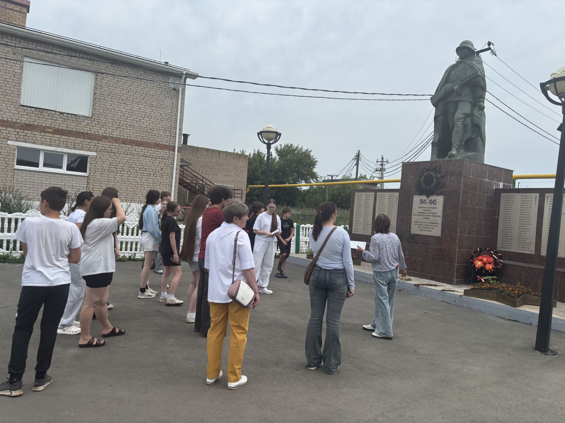 Экскурсия для работающей молодёжи прошла в Заинском краеведческом музее