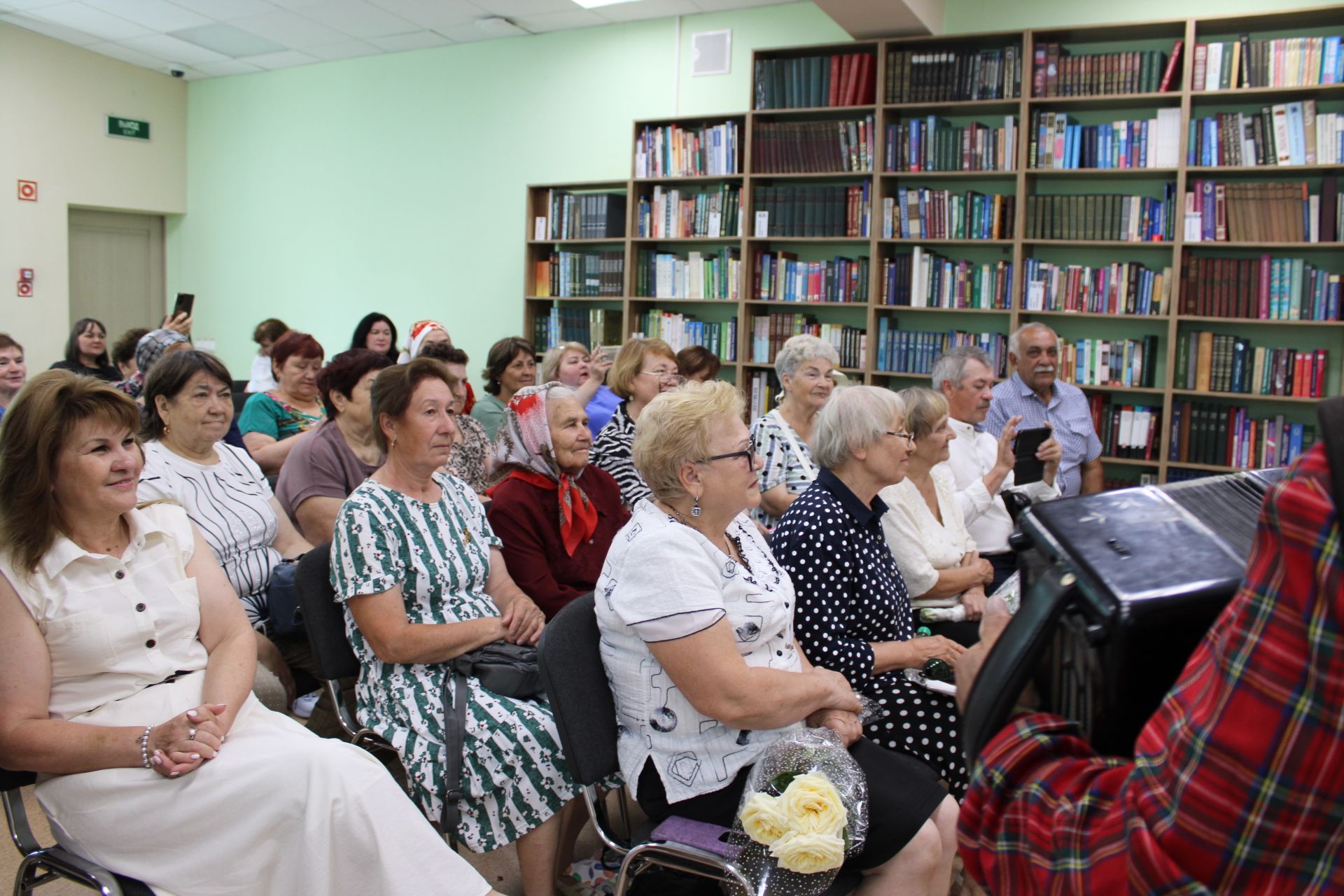 В Заинской центральной библиотеке представили новый сборник стихов Татьяны Мироновой