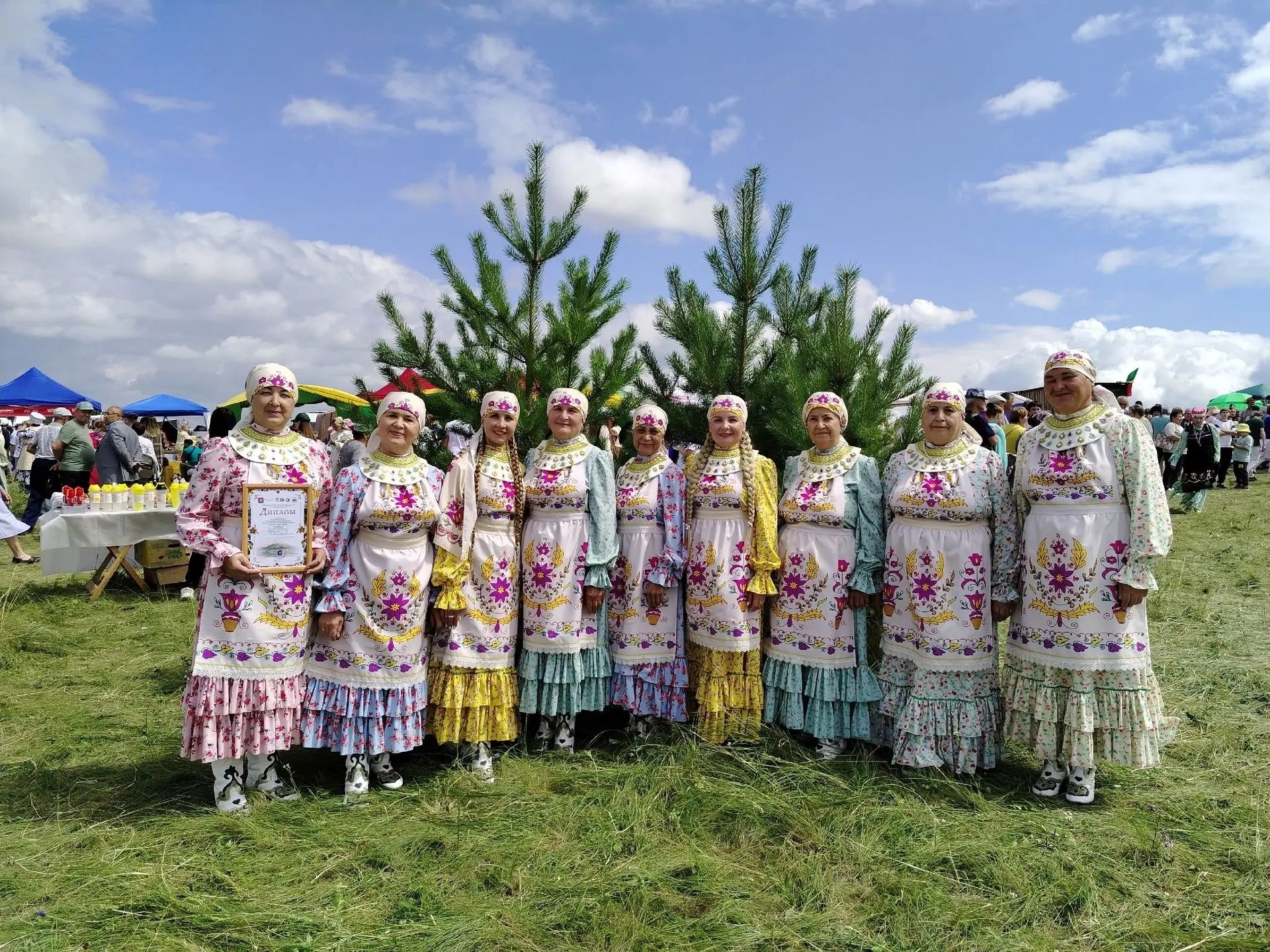 «Сөмбелә”   ансамбле Азнакайда фестивальдә катнашты