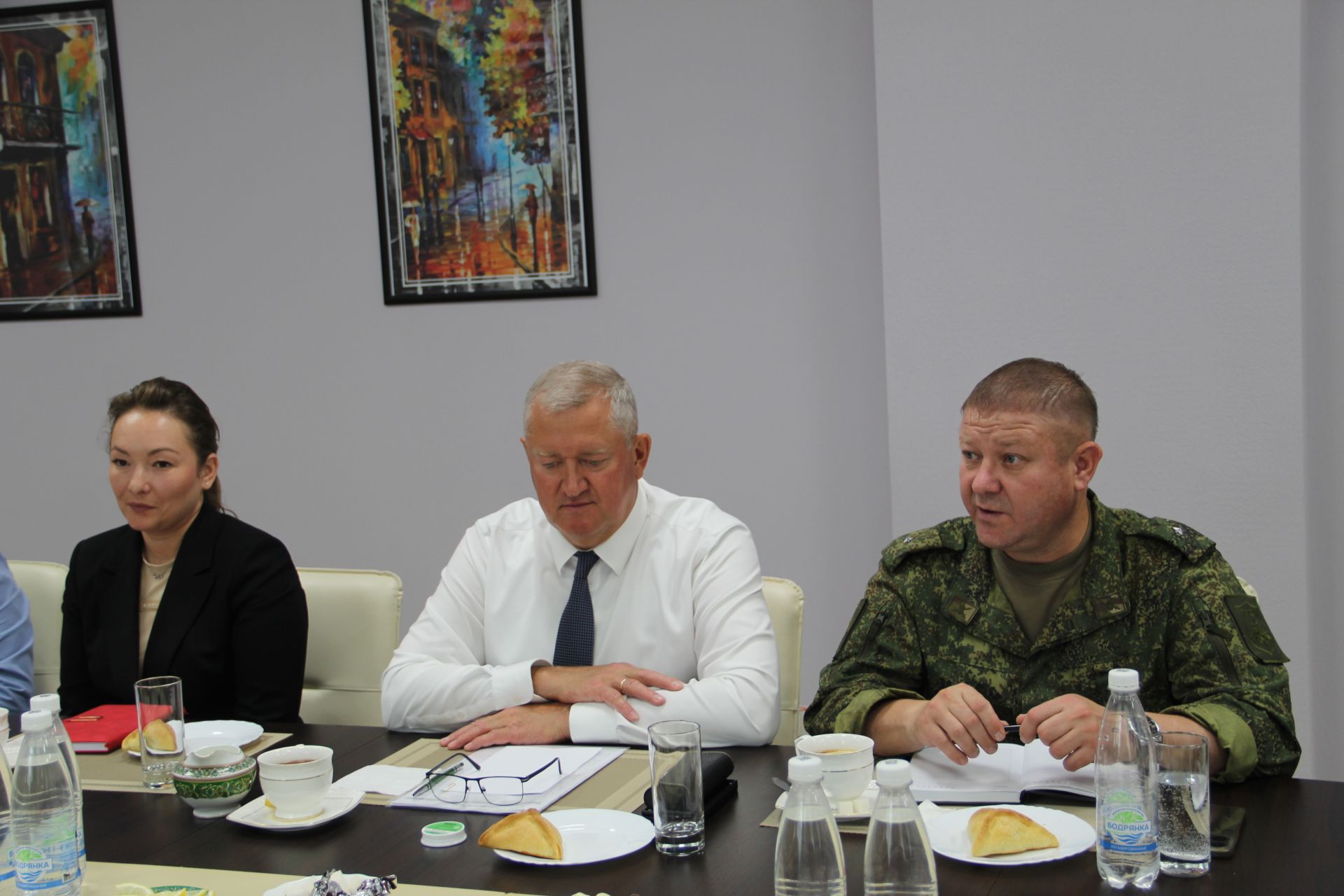В Заинске глава района встретился с защитниками, вернувшимися домой