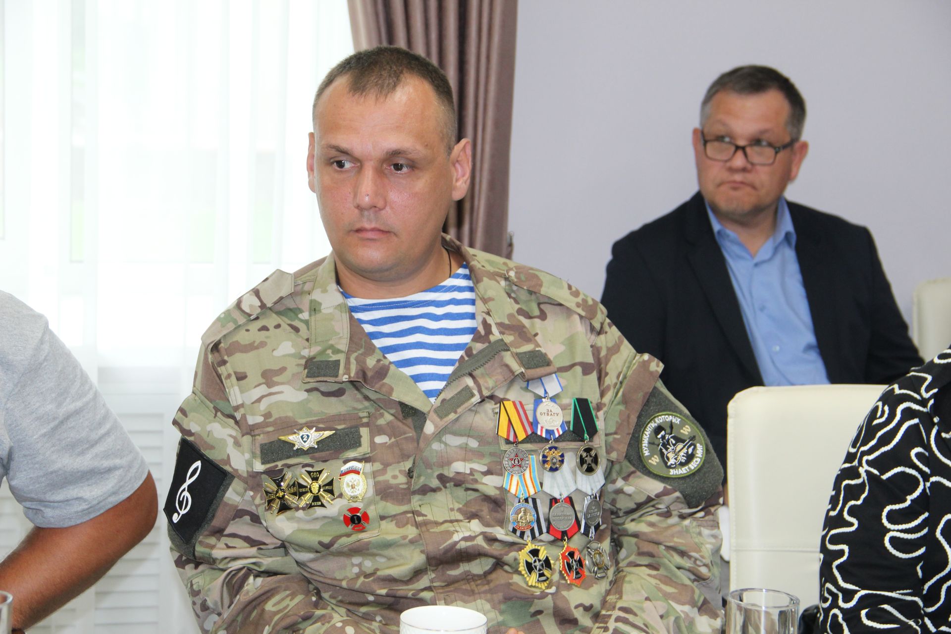 В Заинске глава района встретился с защитниками, вернувшимися домой
