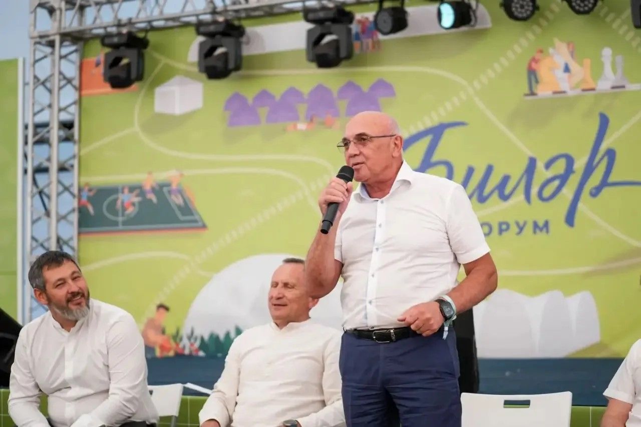 Гендиректор «Татэнерго» Хазиев выступил на форуме в Билярске для школьников