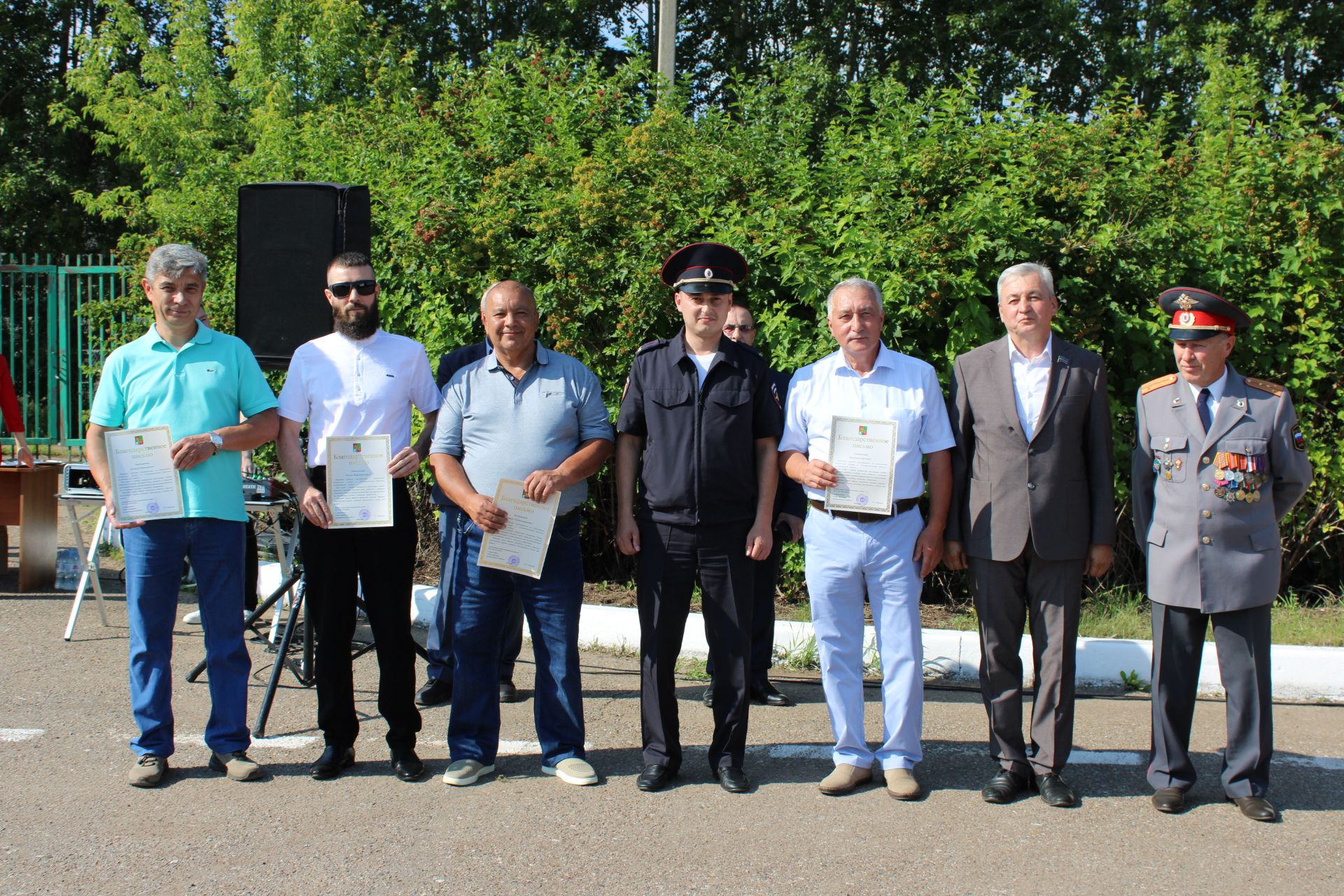 Они обеспечивают безопасность на дорогах: сотрудники Заинской Госавтоинспекции отмечают профессиональный праздник