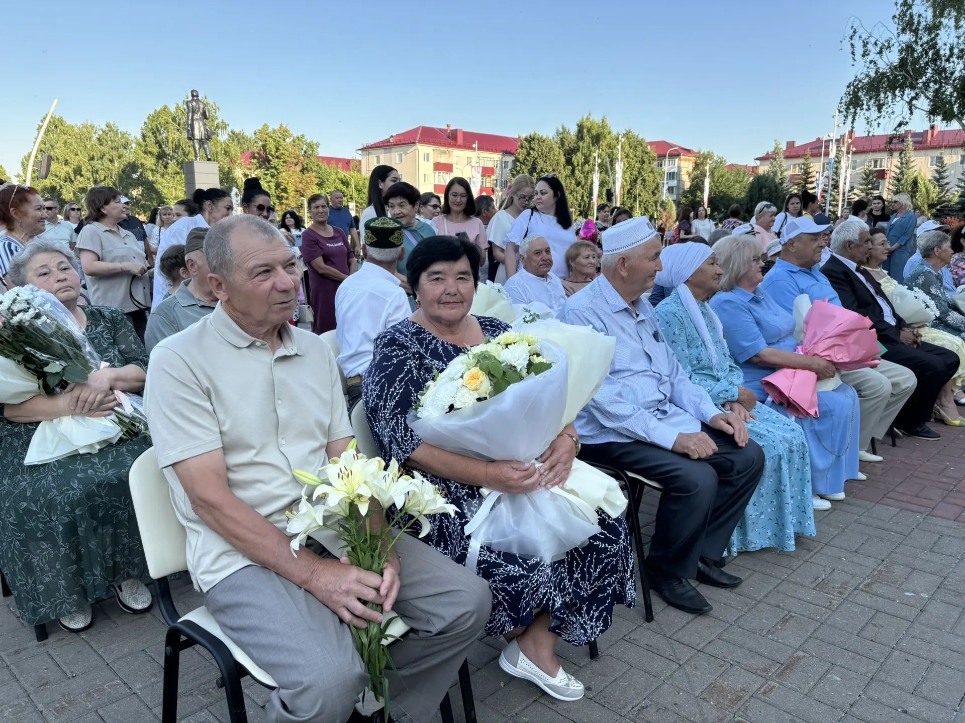 В День семьи, любви и верности в Заинске чествовали юбиляров супружеской жизни