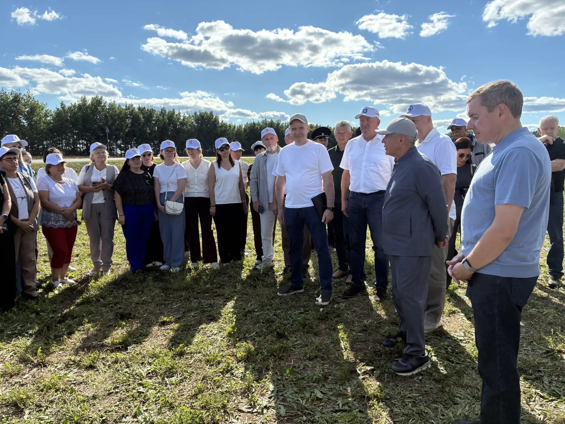 Рустам Минниханов проинспектировал уборочную кампанию в Заинском районе