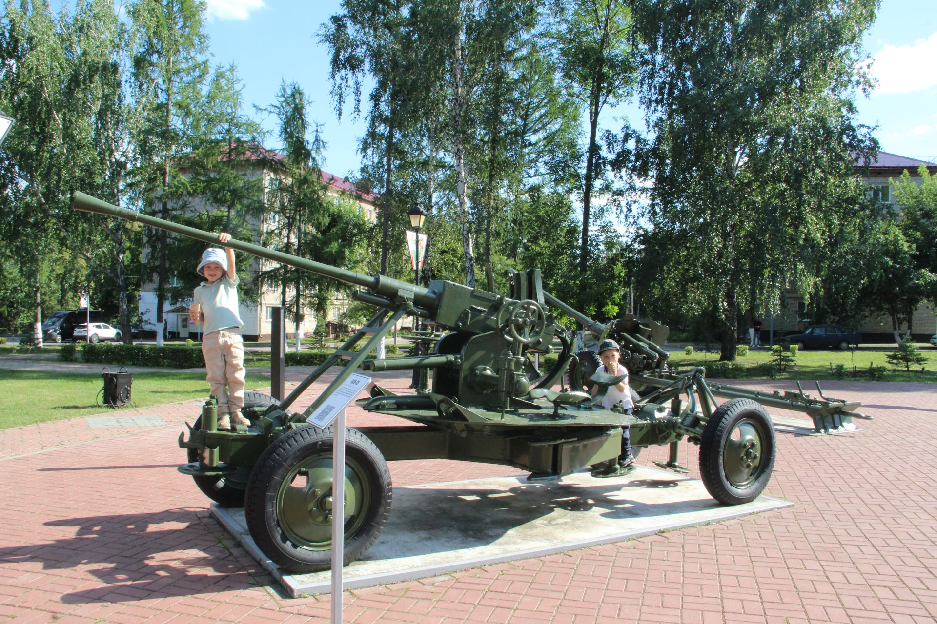 Югары нәтиҗәләр һәм зур перспективалар: Рөстәм Миңнеханов Зәйдә булды