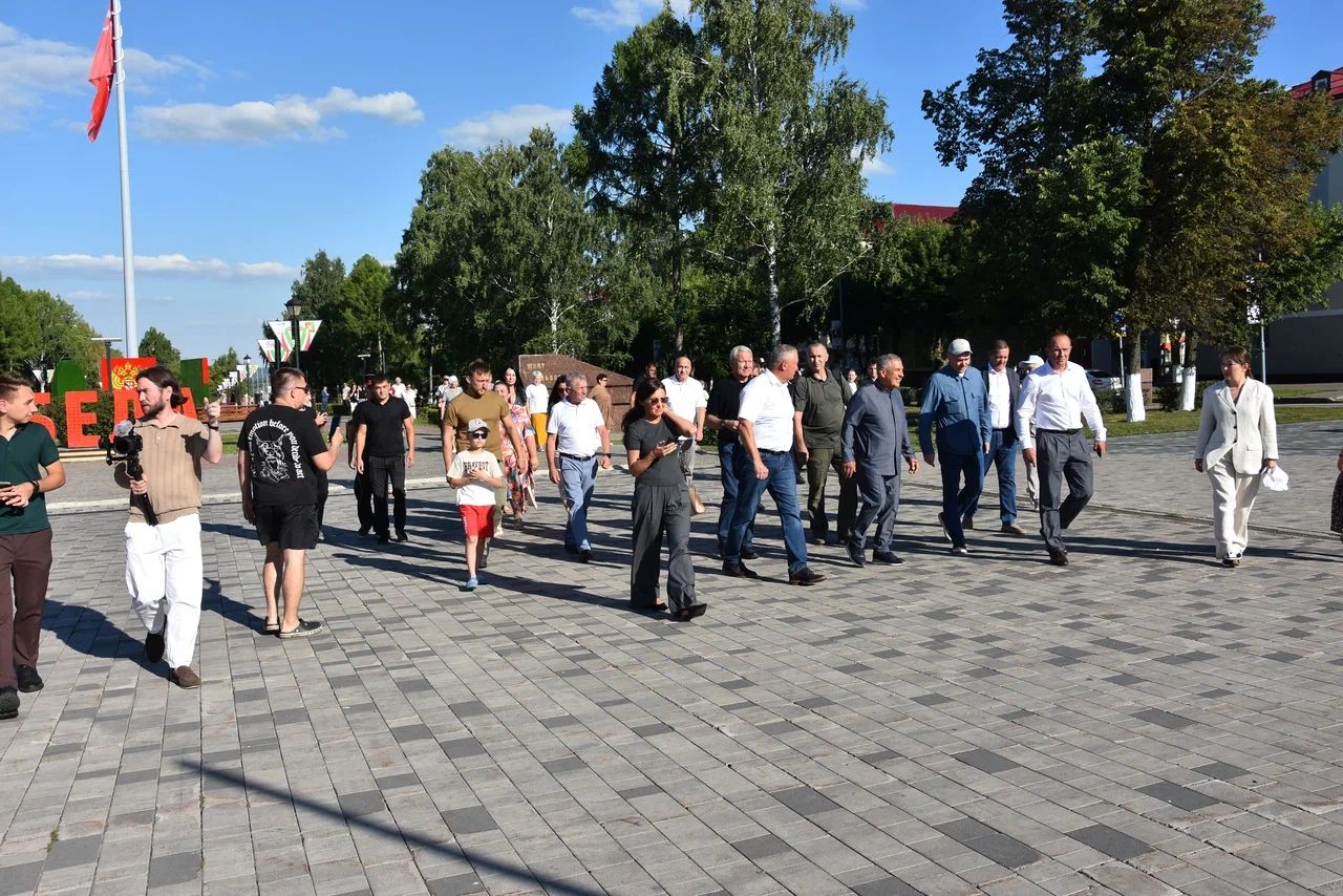 Югары нәтиҗәләр һәм зур перспективалар: Рөстәм Миңнеханов Зәйдә булды