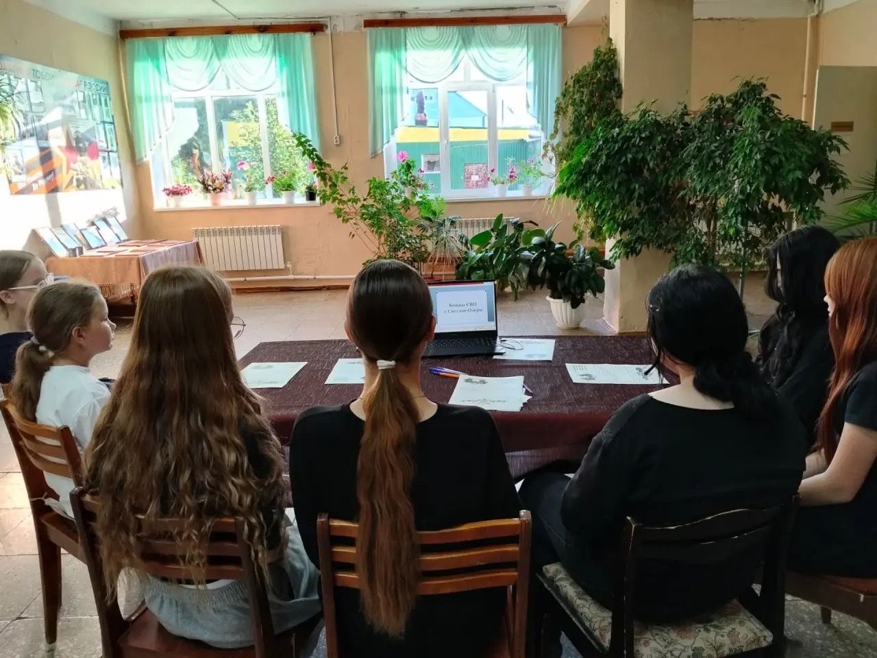 «Геройлар безнең арада»: Якты Күл мәдәният йортында патриотик сәгать узды