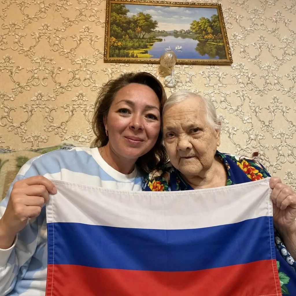 В КЦСОН «Радость» прошли мероприятия ко Дню флага России