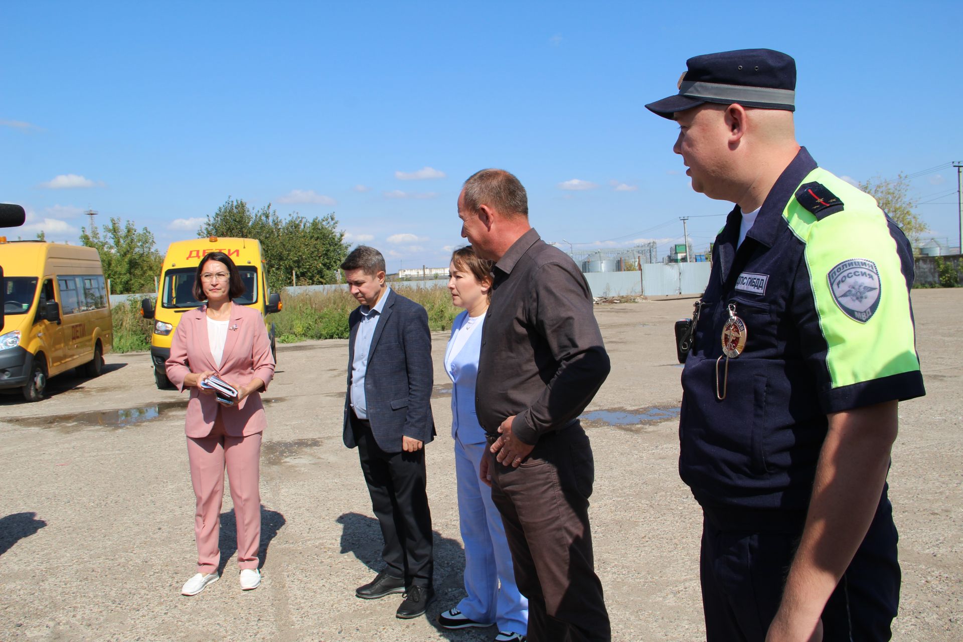 Зәйдә мәктәп укучыларын укырга йөртүгә 20 мәктәп автобусы җәлеп ителә