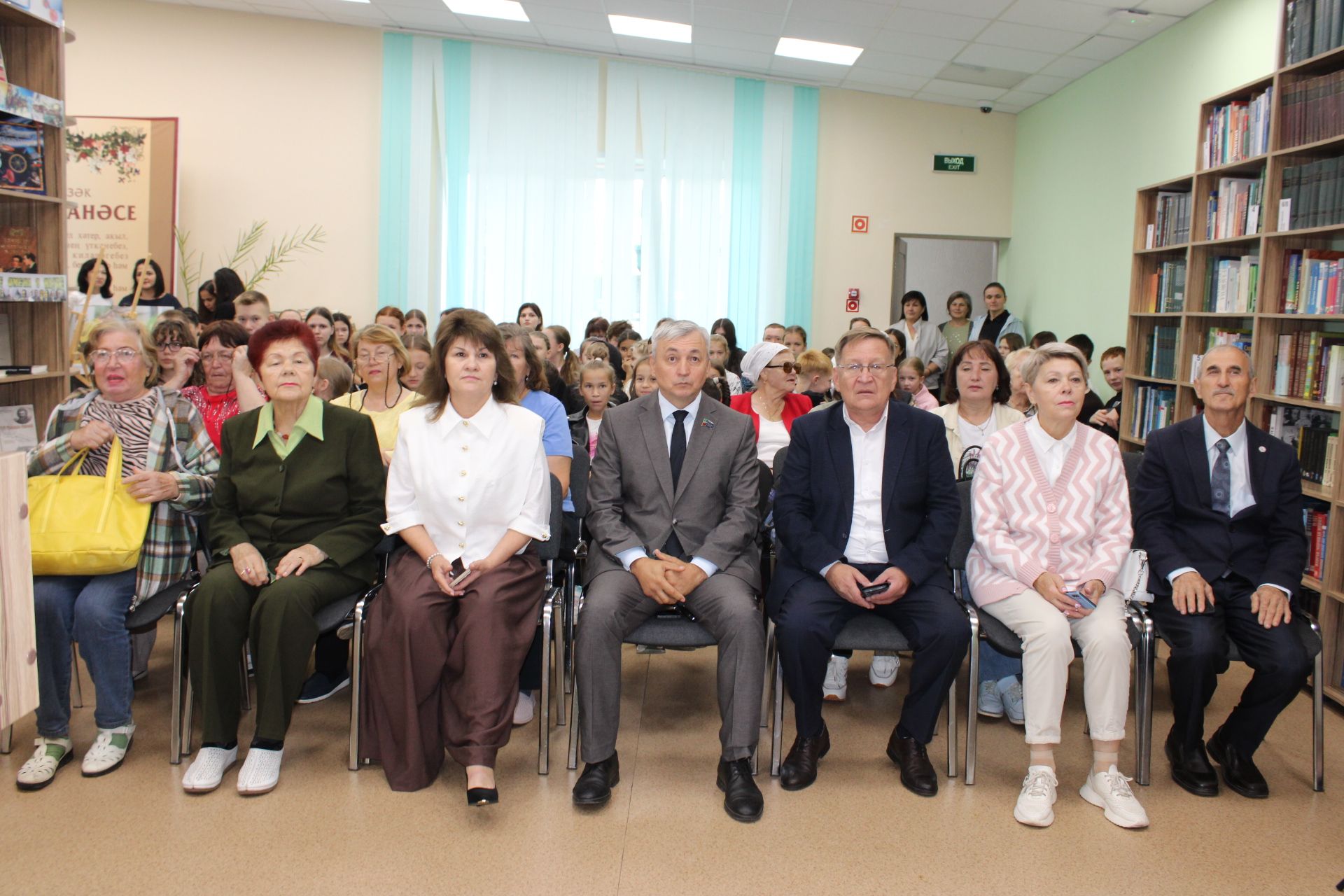 «Ачы хакыйкатьне саклый торган кадрлар»: Зәйдә фотокүргәзмә ачылды