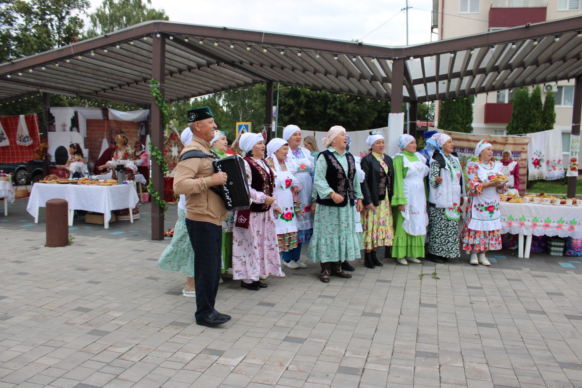 «Хезмәт һәм батырлык» фестивале: Зәйдә хезмәт кешеләрен хөрмәтләделәр