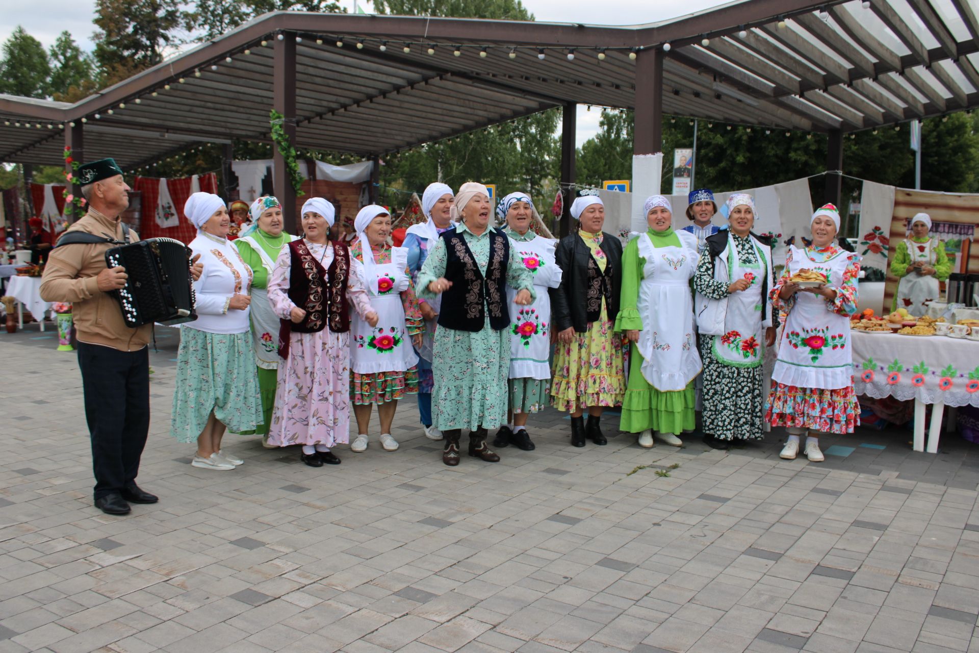 «Хезмәт һәм батырлык» фестивале: Зәйдә хезмәт кешеләрен хөрмәтләделәр