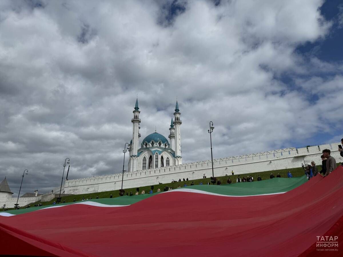 100 кеше, 50 метр флаг: Казанда рекордлы акция узды