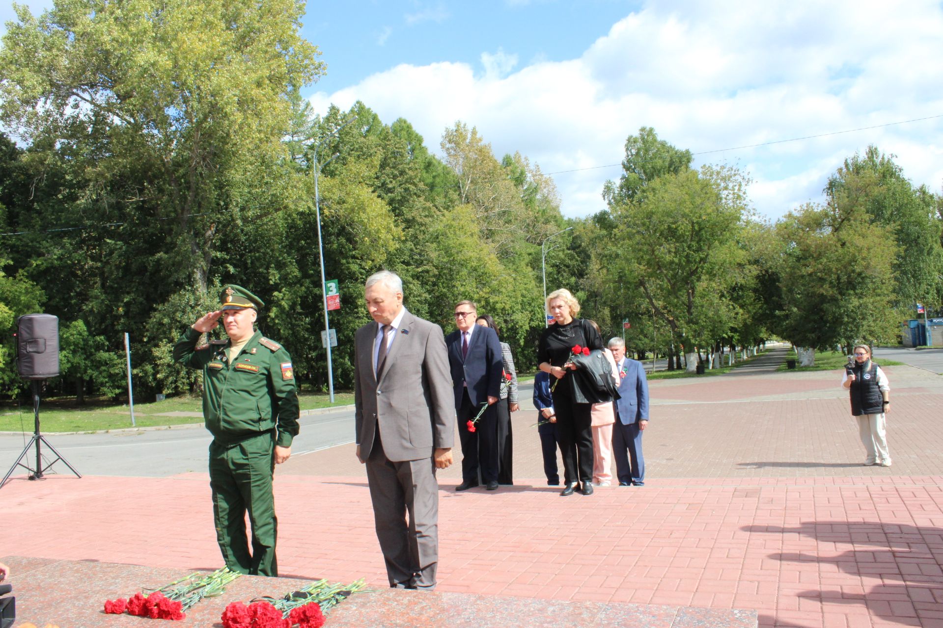 Зәйдә Республика көнендә яңа мемориал янында геройларны искә алдылар
