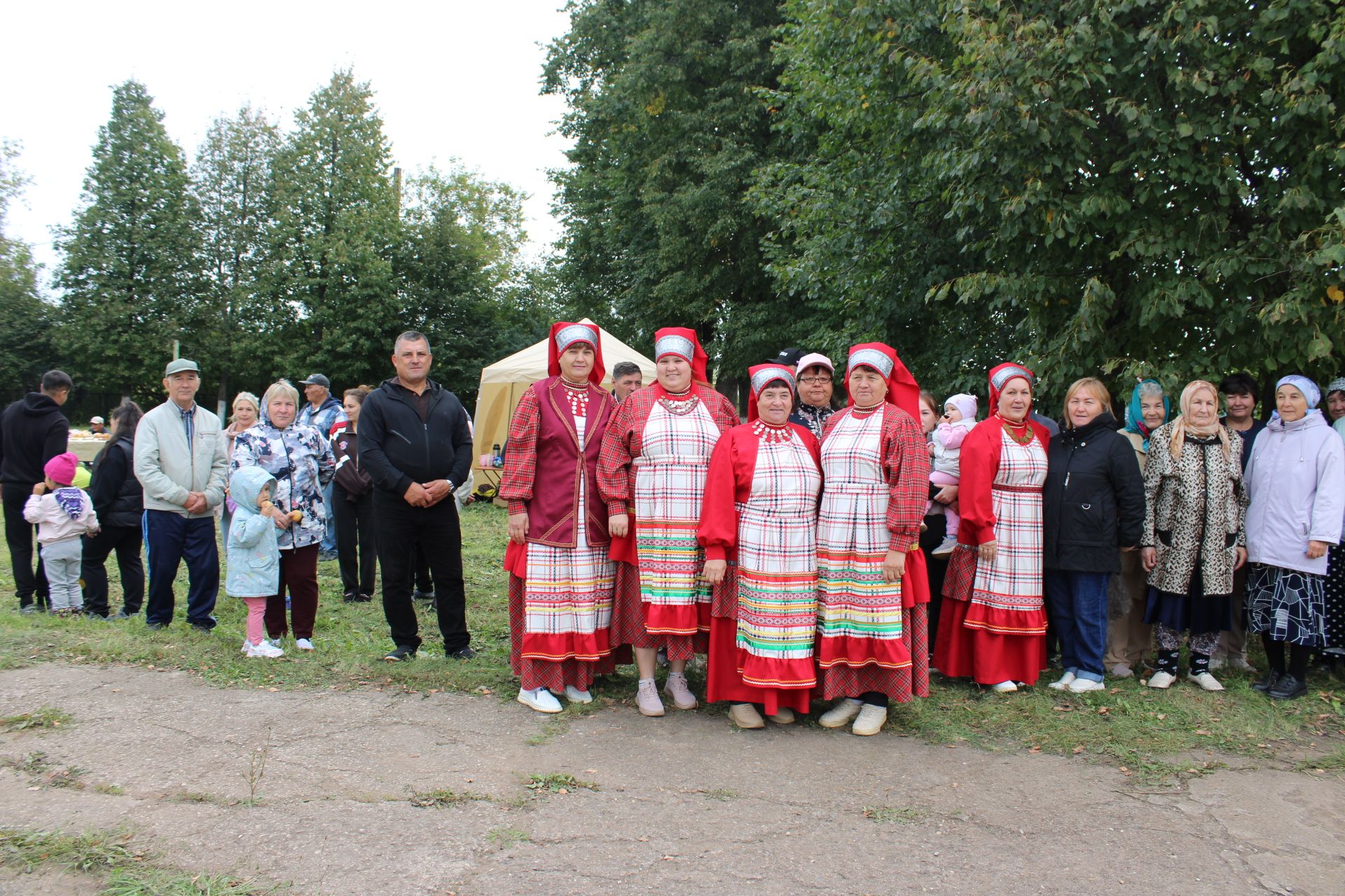 Кунаклар Югары Багражда Авыл бәйрәмендә булды