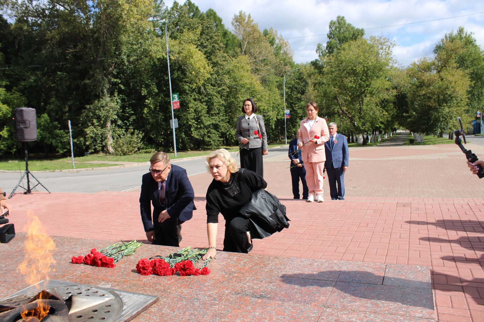 Зәйдә Республика көнендә яңа мемориал янында геройларны искә алдылар