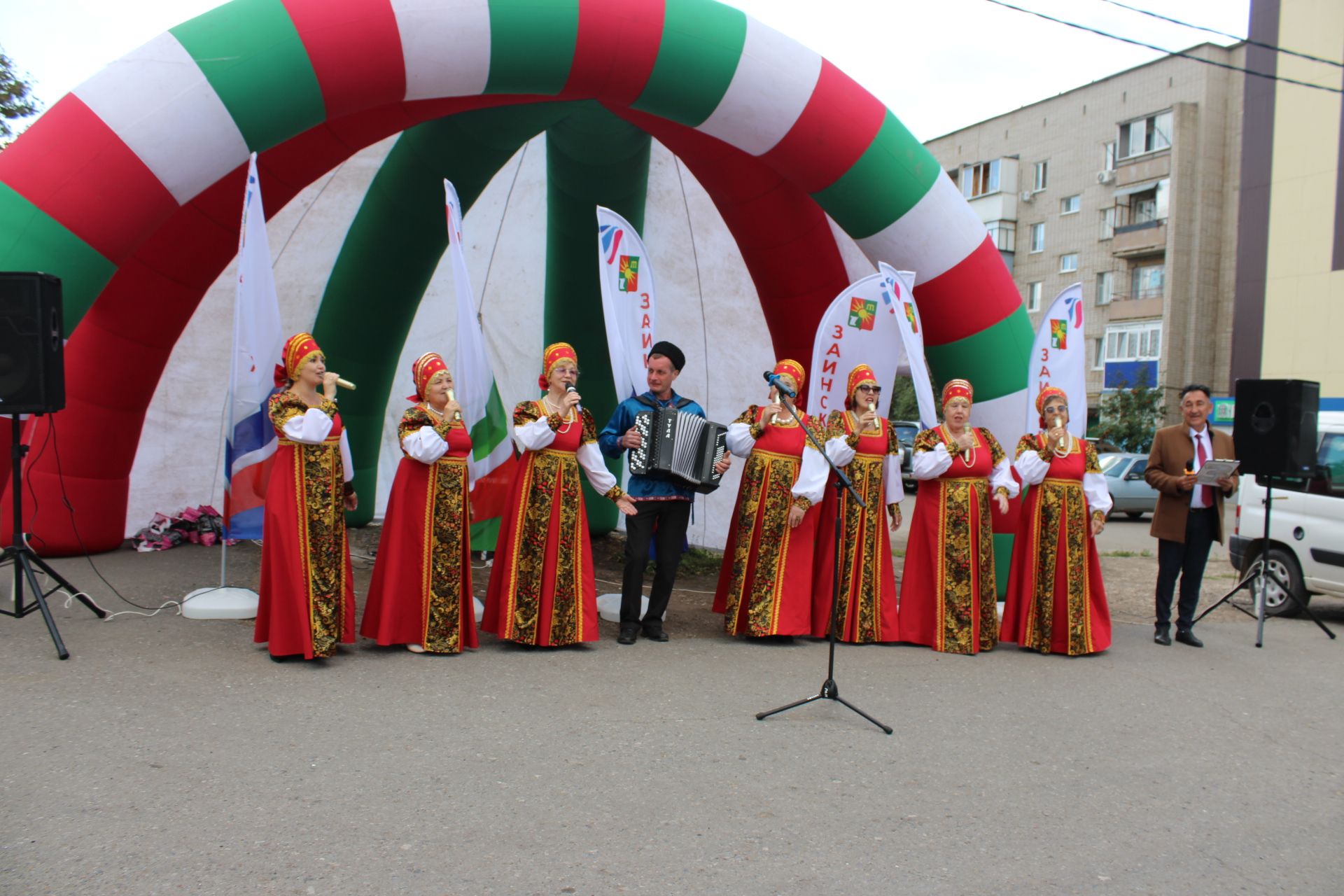 Зәйлеләр Казан һәм Энергетиклар урамнарындагы  ишегалларының яңаруын  билгеләп үттеләр