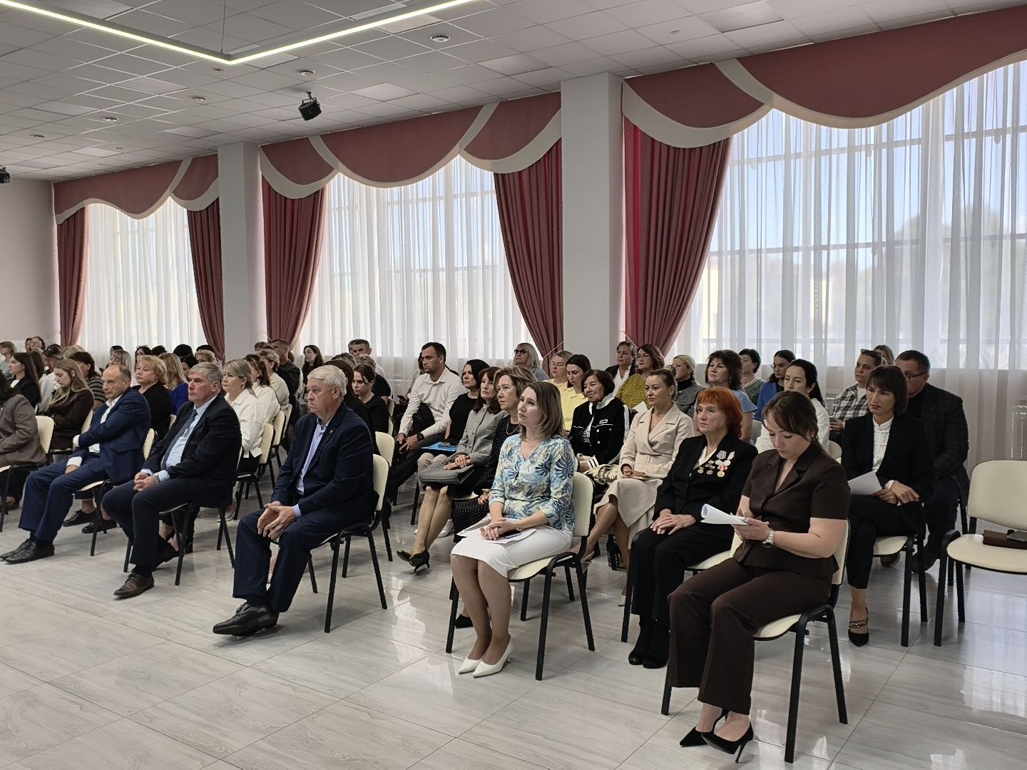 Зәйдә район активы белән очрашу узды