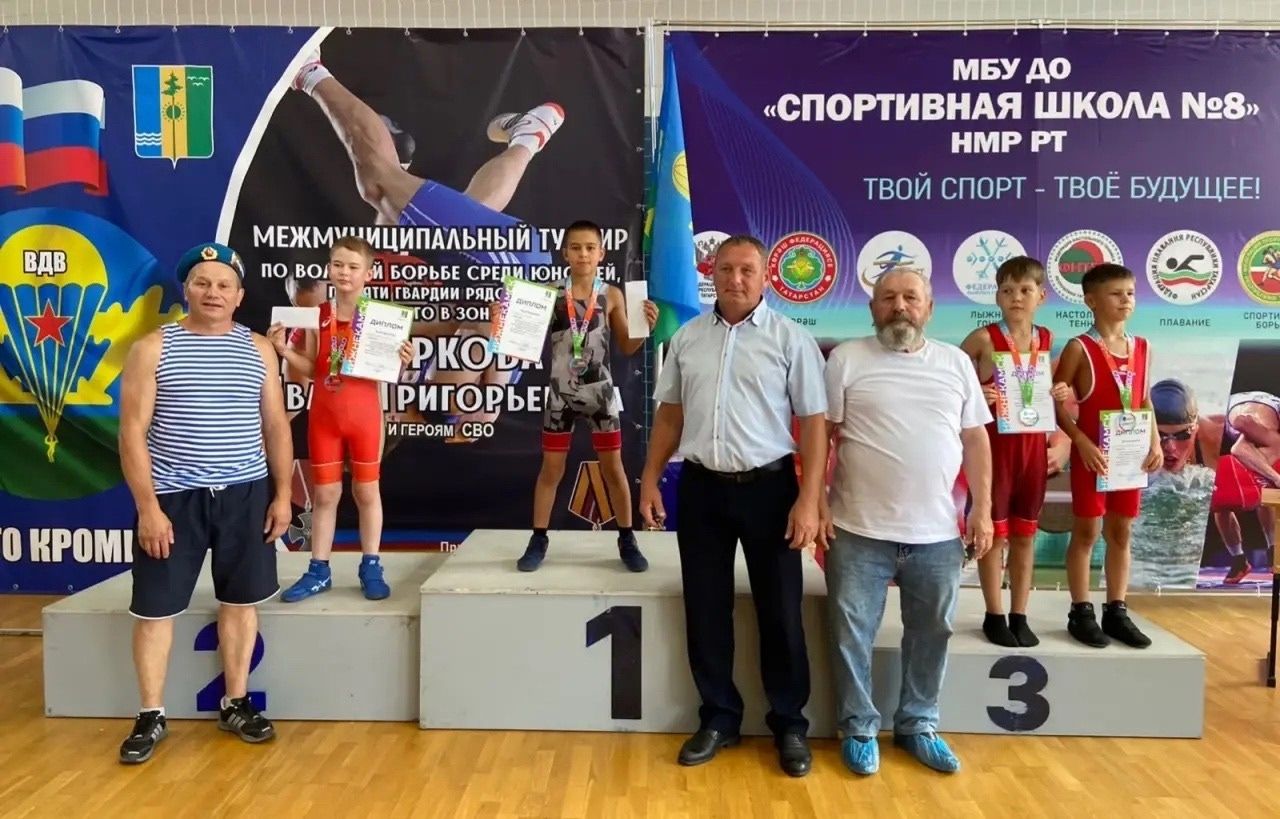 Заинские борцы завоевали золото и серебро на турнире в Нижнекамске
