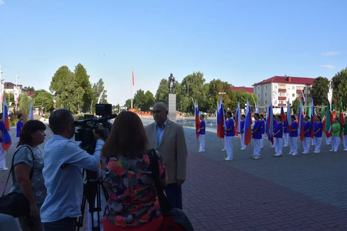 Зәй районы башлыгы Разиф Кәримов: «Дәүләт программаларын нәтиҗәле тормышка ашыру һәм халык мәнфәгатьләрен кайгырту - төп бурыч. Нәтиҗәгә эшлибез»