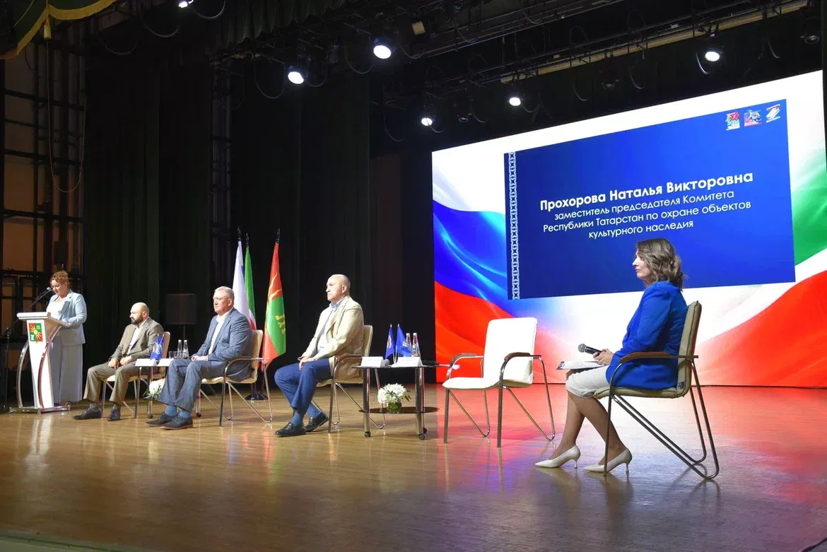 Зәй районы башлыгы Разиф Кәримов: «Дәүләт программаларын нәтиҗәле тормышка ашыру һәм халык мәнфәгатьләрен кайгырту - төп бурыч. Нәтиҗәгә эшлибез»
