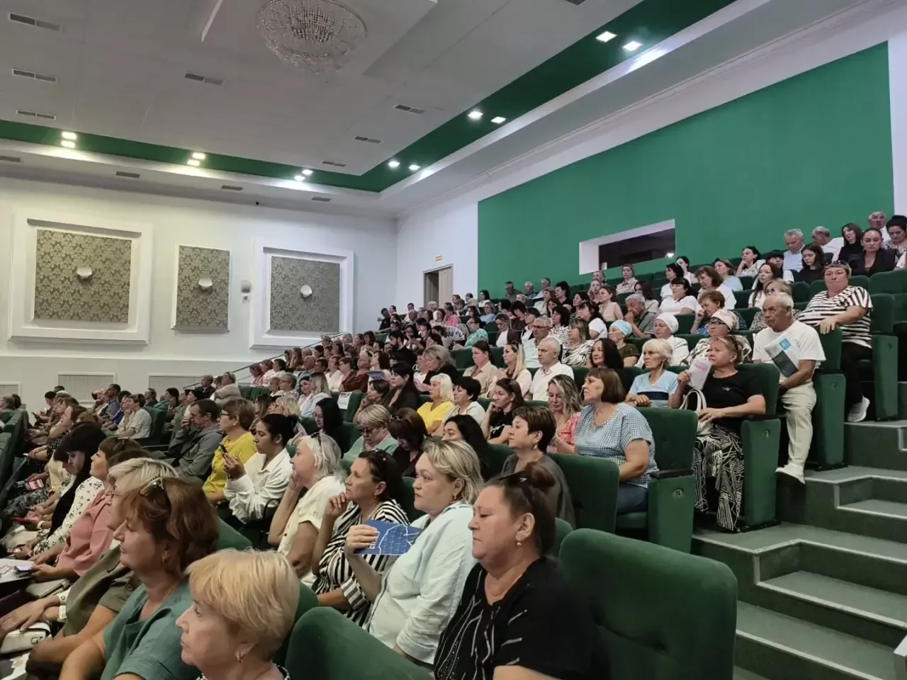 Зәй районы башлыгы Разиф Кәримов: «Дәүләт программаларын нәтиҗәле тормышка ашыру һәм халык мәнфәгатьләрен кайгырту - төп бурыч. Нәтиҗәгә эшлибез»