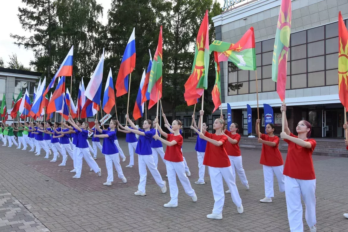 Зәй районы башлыгы Разиф Кәримов: «Дәүләт программаларын нәтиҗәле тормышка ашыру һәм халык мәнфәгатьләрен кайгырту - төп бурыч. Нәтиҗәгә эшлибез»