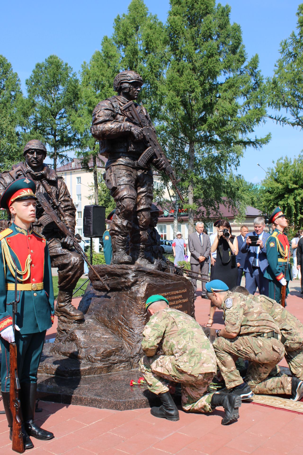 Зәйдә Ватанны саклаучылар истәлеген мәңгеләштерделәр: яңа мемориал ачылды