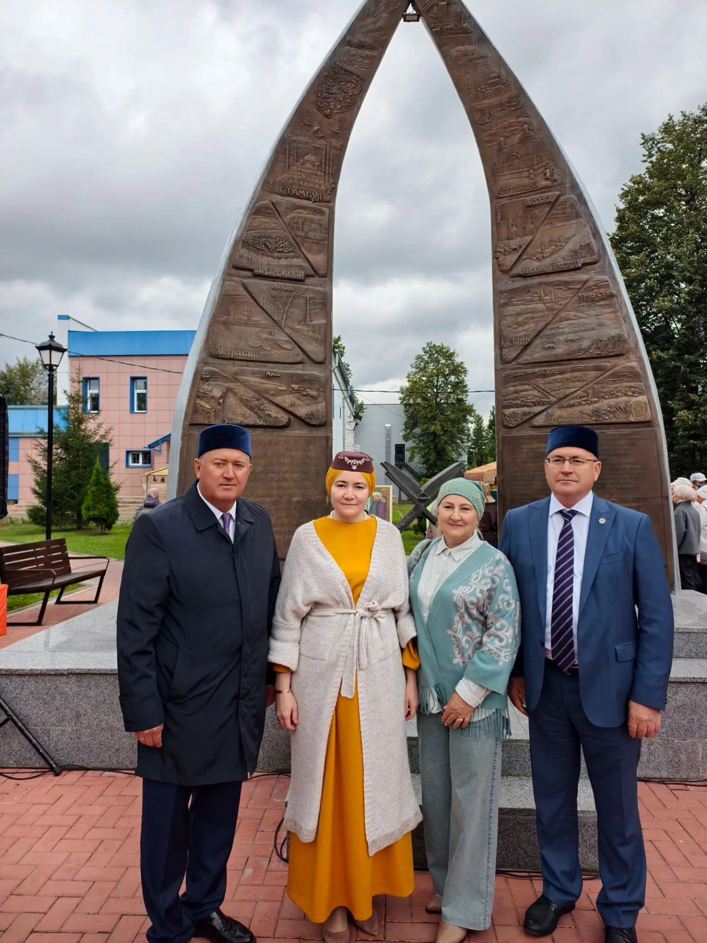 Ялчыгол укуларында катнашучылар Зәйнең истәлекле урыннарын карадылар