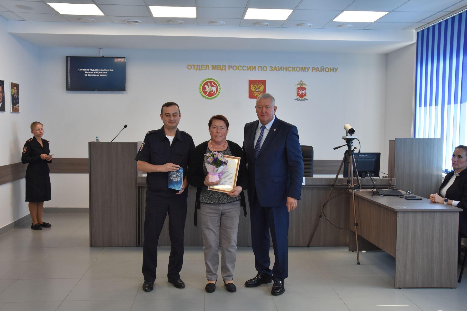 Район эчке эшләр бүлегендә җыелыш: хакимият һәм полиция диалогы