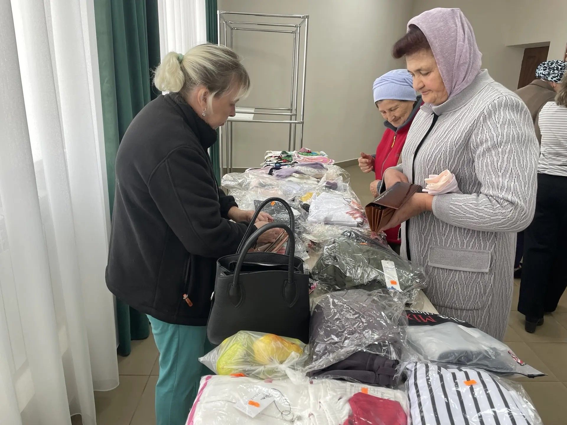 Изгелек ярминкәсе: Югары Мәлем халкы окоп шәмнәре өчен парафин алуга акча җыйды