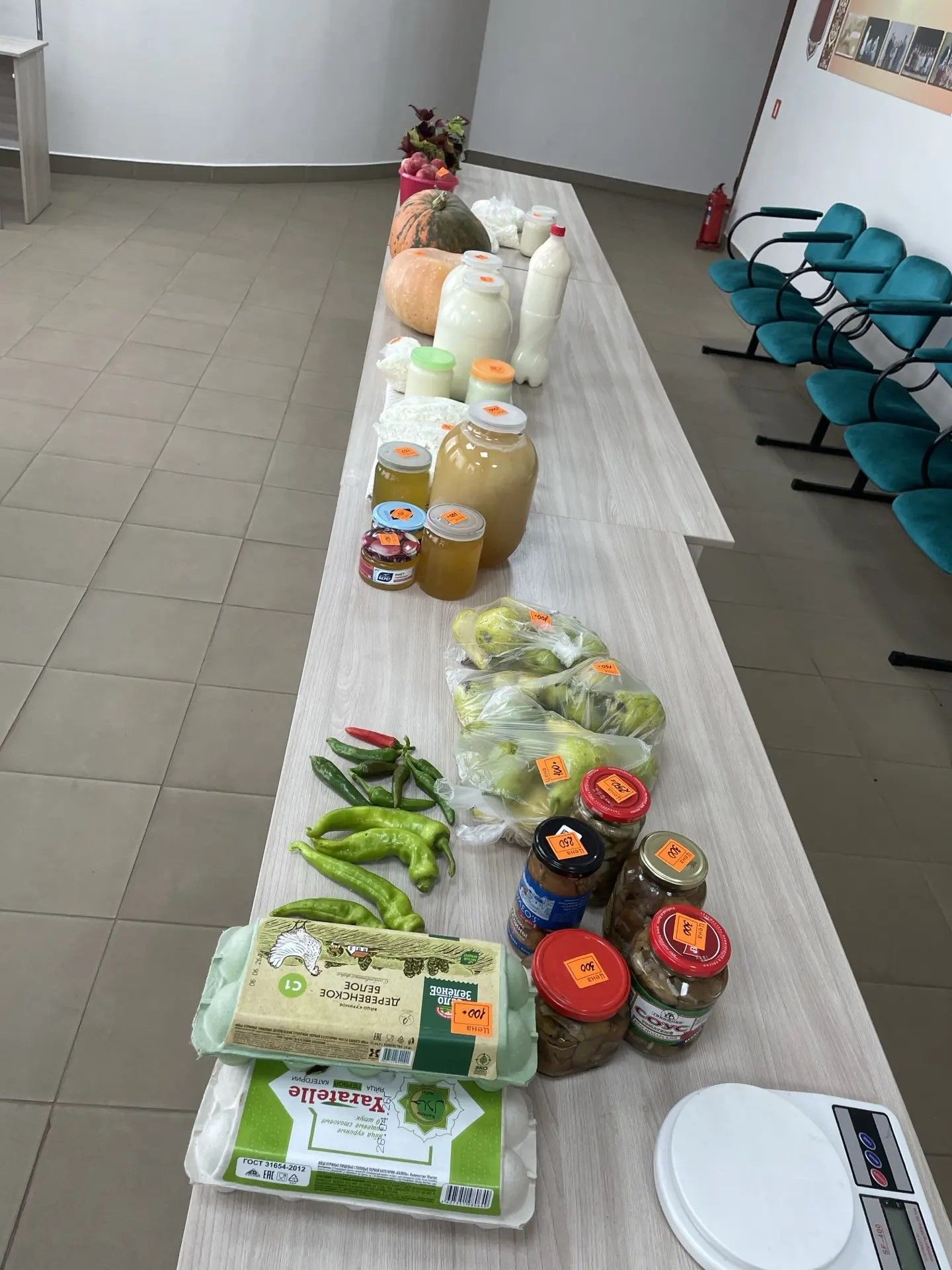 Изгелек ярминкәсе: Югары Мәлем халкы окоп шәмнәре өчен парафин алуга акча җыйды