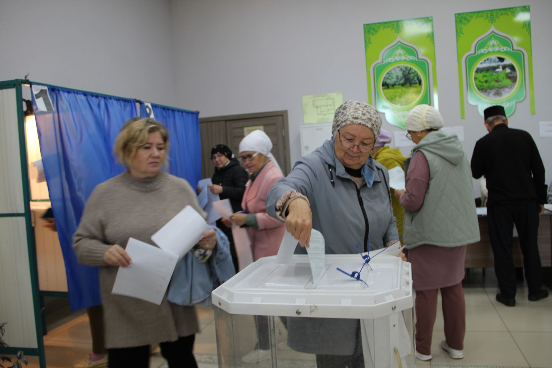 Аксарлылар чират торып сайлый
