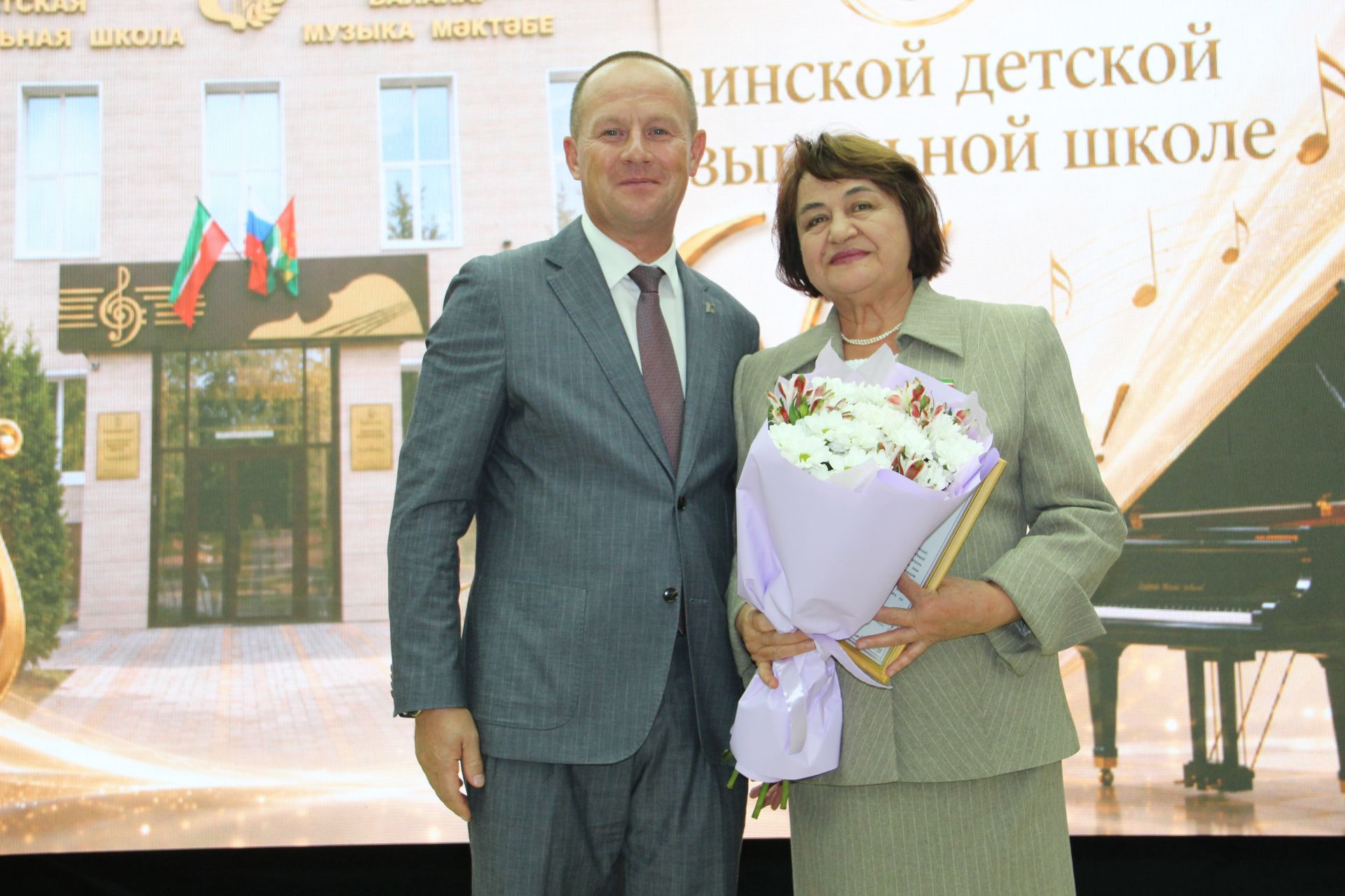 Зәйдә балаларны музыка сәнгатенә өйрәтүчеләр хөрмәтләнде