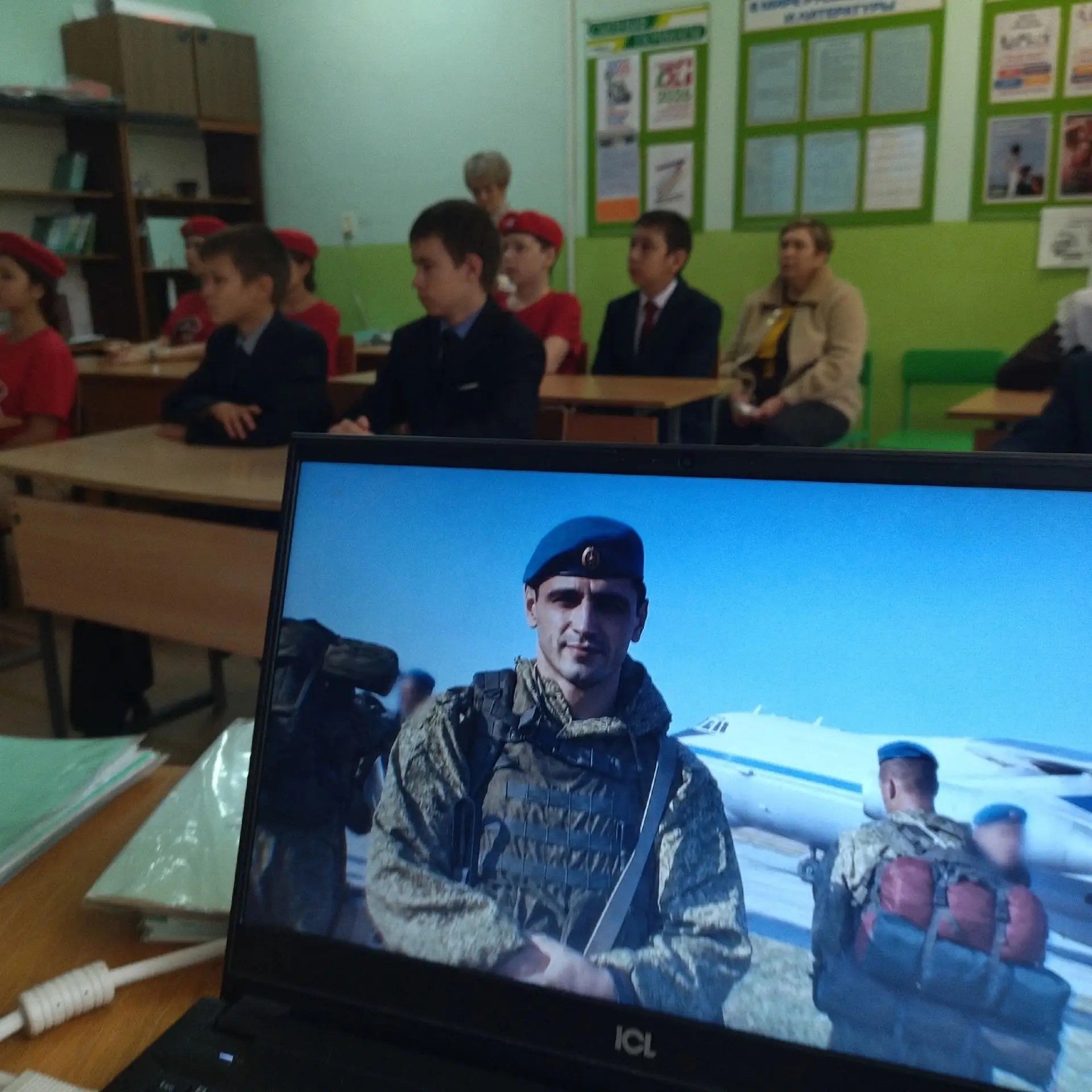 Уроки мужества в Верхненалимской школе посвятили памяти земляка