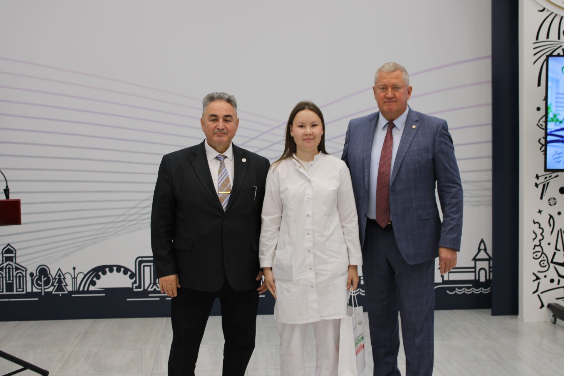 Зәйдә сәламәтлек саклау тармагына эшкә килгән яшь белгечләрне хөрмәтләделәр