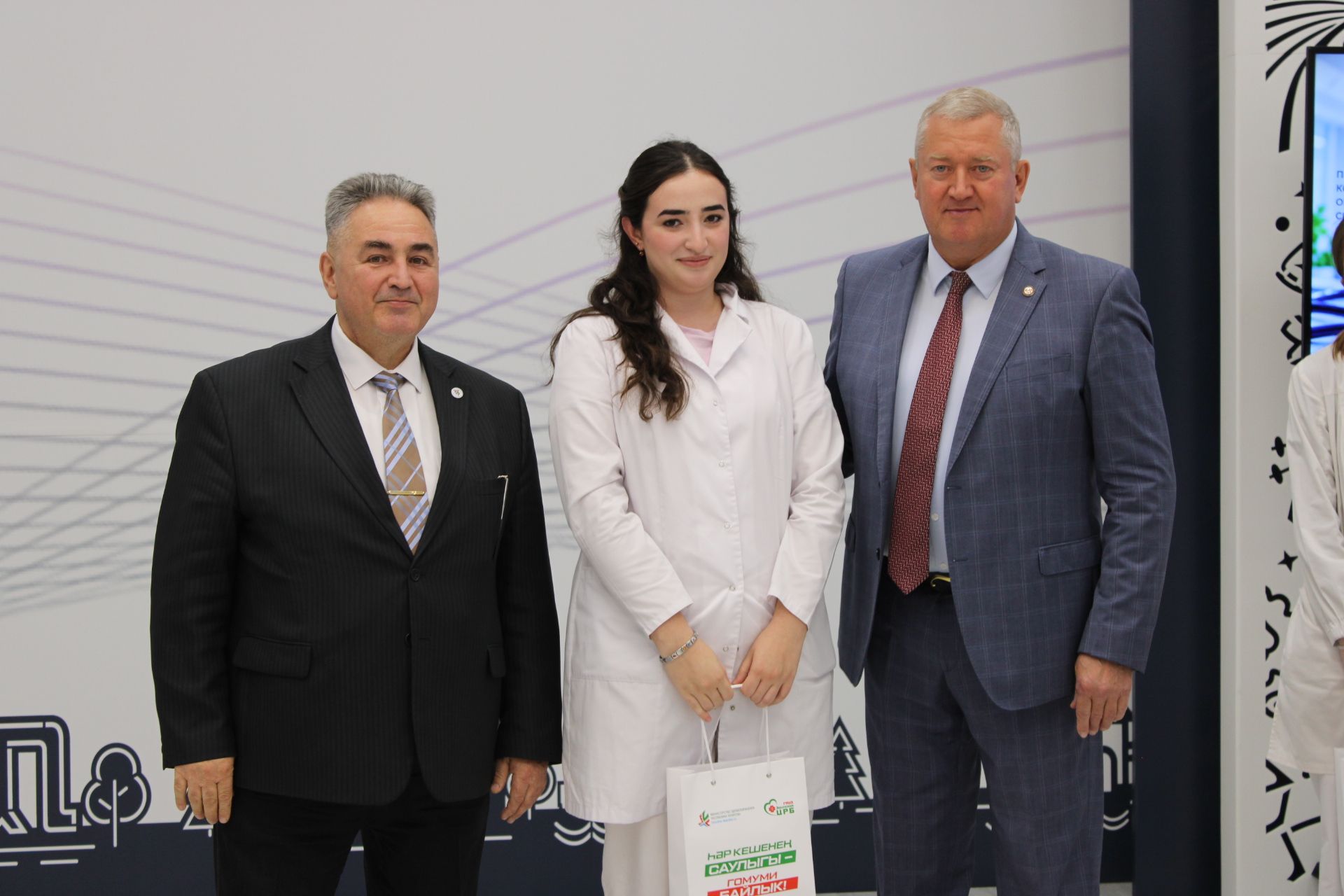 Зәйдә сәламәтлек саклау тармагына эшкә килгән яшь белгечләрне хөрмәтләделәр