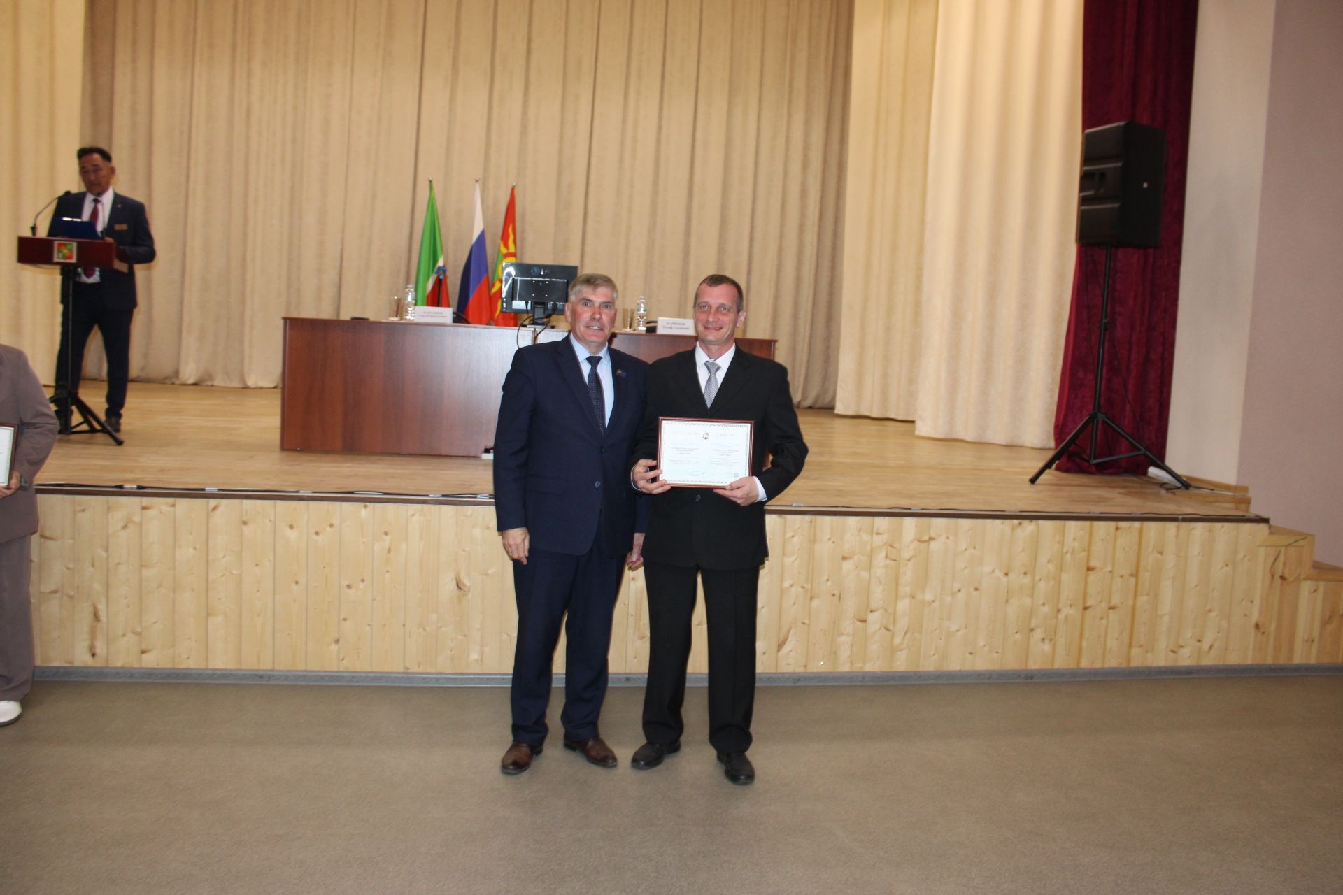 Мирныйда очрашу: үсеш, иминлек һәм төзекләндерү хакында сөйләшү