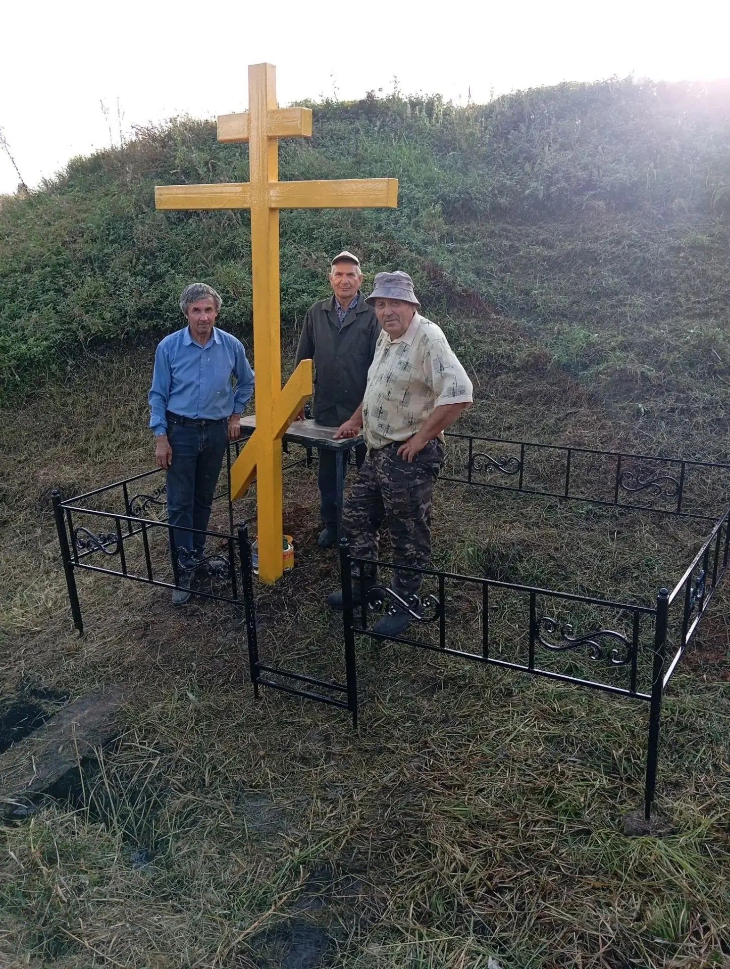 В селе Фёдоровка установили поклонный крест на месте обретения Иверской иконы Божией Матери